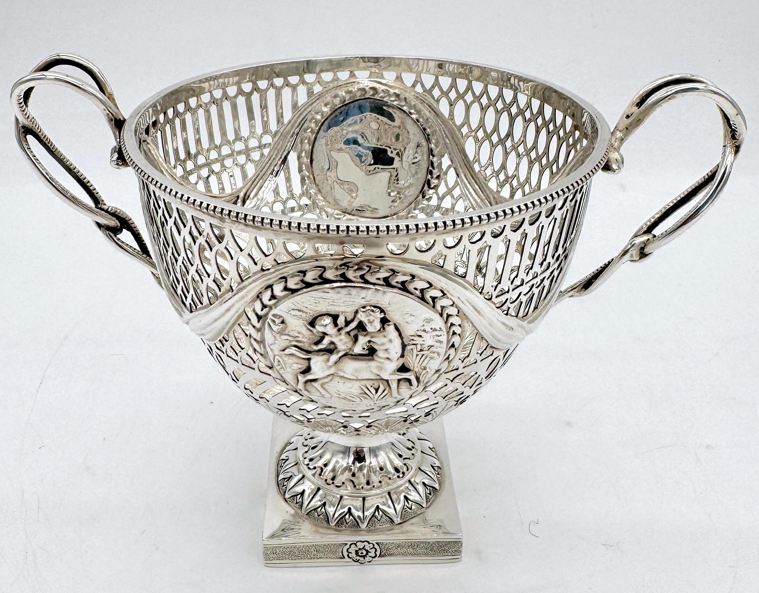 Ciotola Grand Tour traforata in argento di Geo III, Newcastle 1771-1772 di Nathan & Hayes in vendita 1