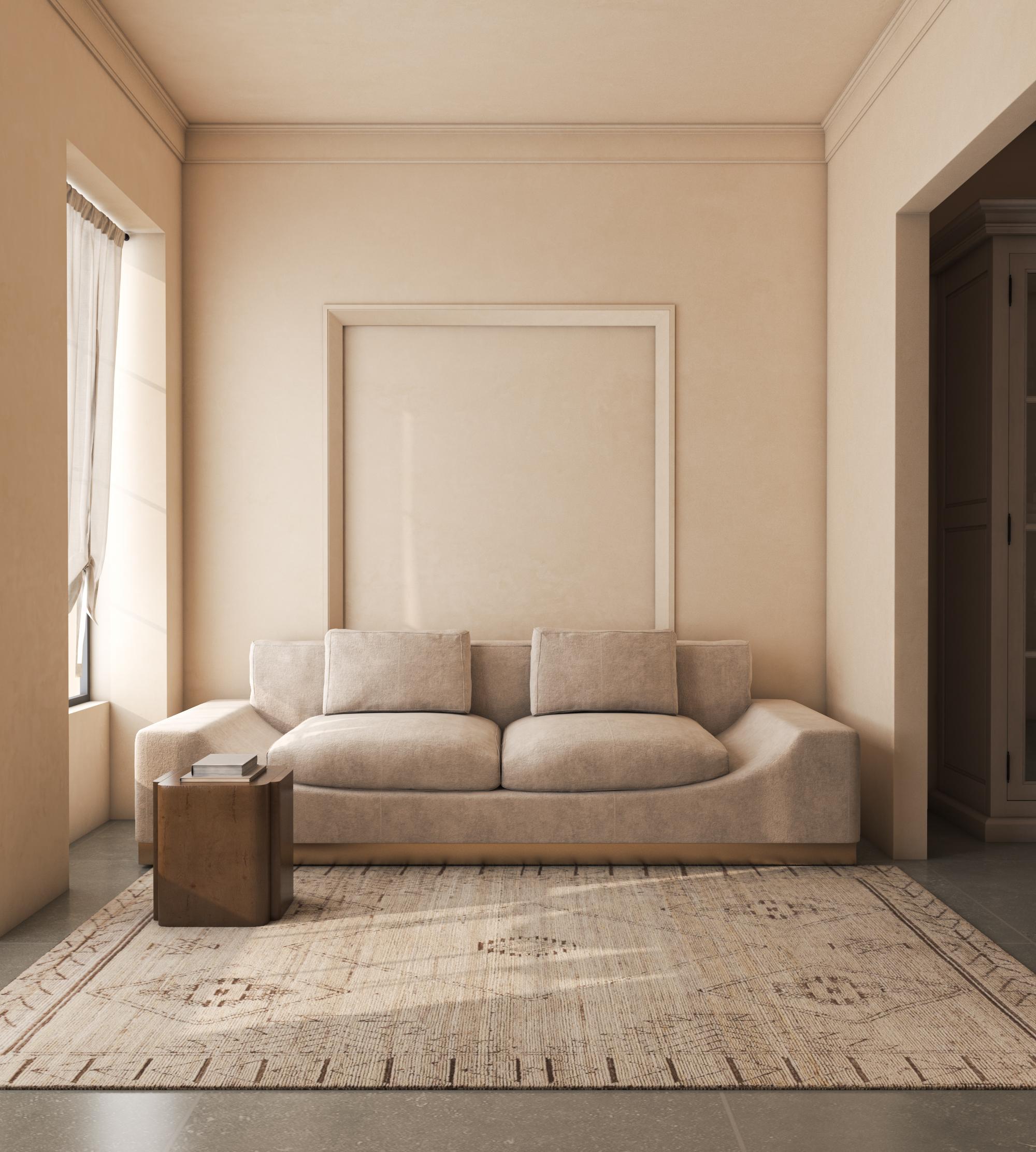 Anudada a mano con la lana más fina, esta obra de arte reimagina el clásico diseño marroquí con un toque contemporáneo. El suelo, un fresco y nítido hielo blanco, prepara el escenario para una cautivadora danza de motivos eclécticos en tonos cálidos