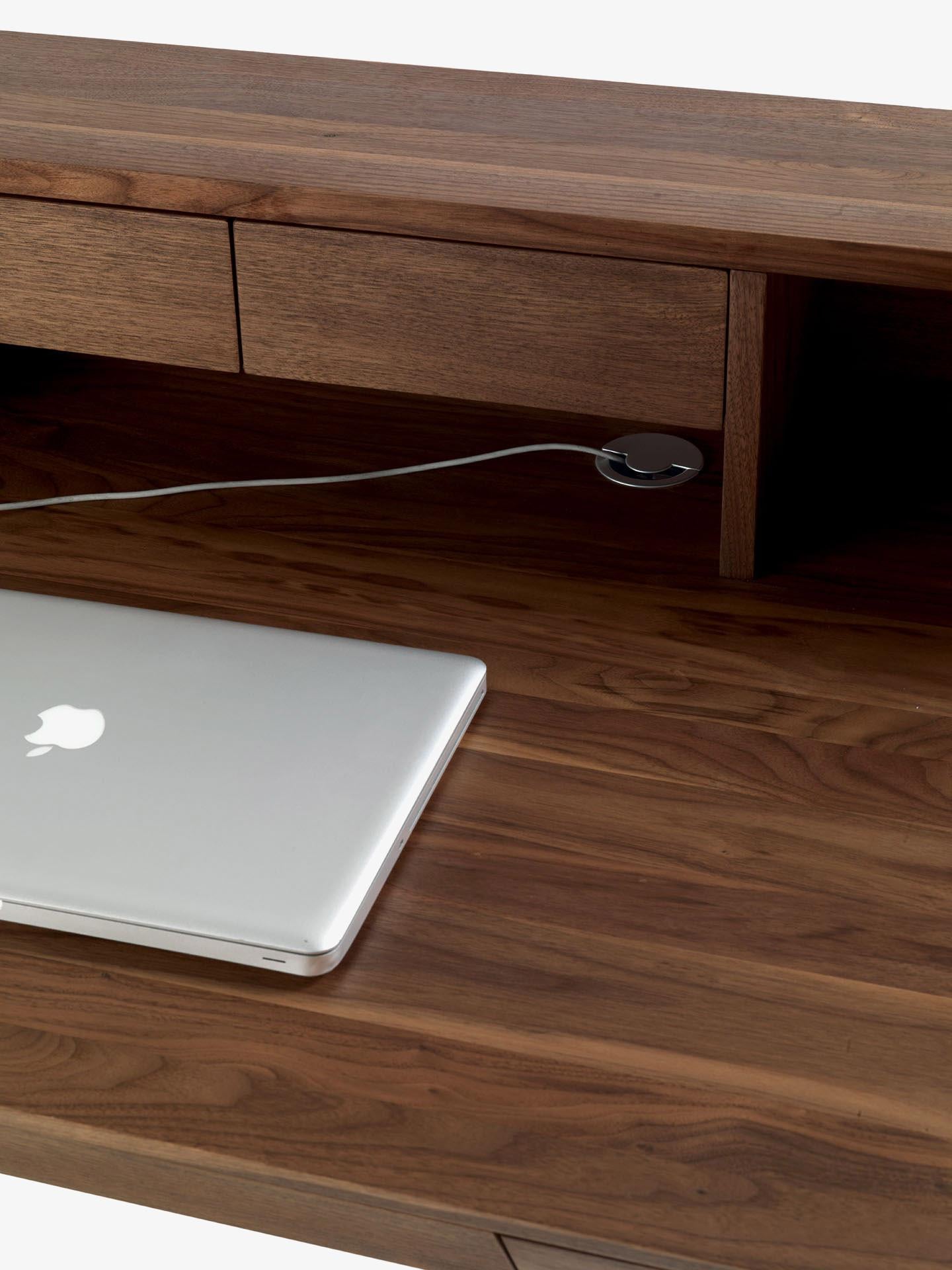 Geo, Schreibtisch aus Nussbaumholz, entworfen von Jamie Durie, hergestellt in Italien (Moderne) im Angebot