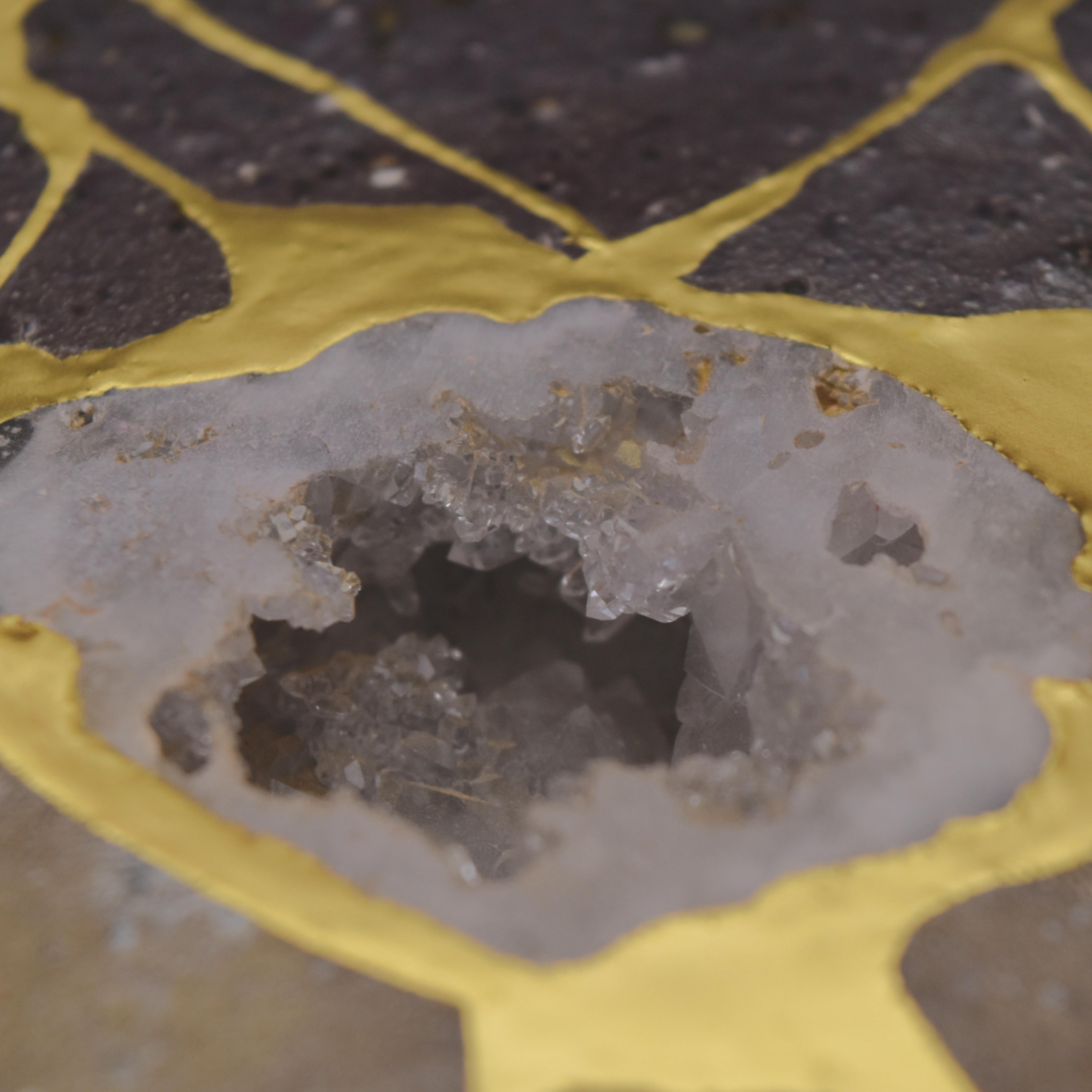 Jarrón Bizen de geoda y kintsugi Dorado en venta