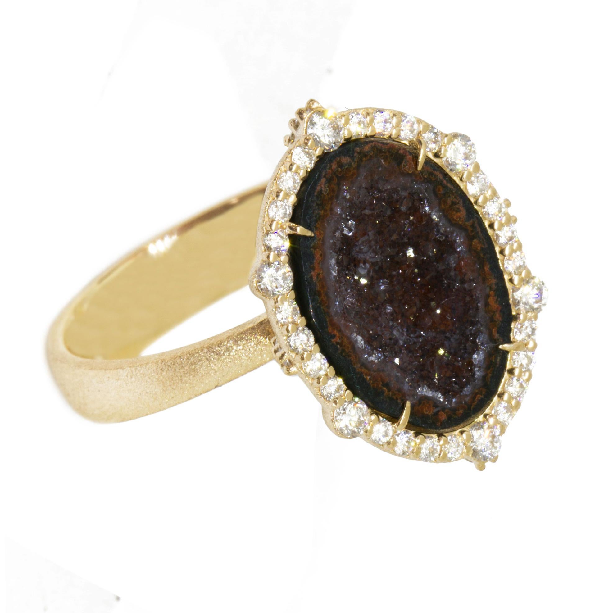 Earthy and unique, our one-of-a-kind geode ring adorned with vivid diamonds is a true delight. Eclectic and classy, The Geode Ring will diversify your style in an instant. 
We stock only size 7 and will resize for you with no additional charge.