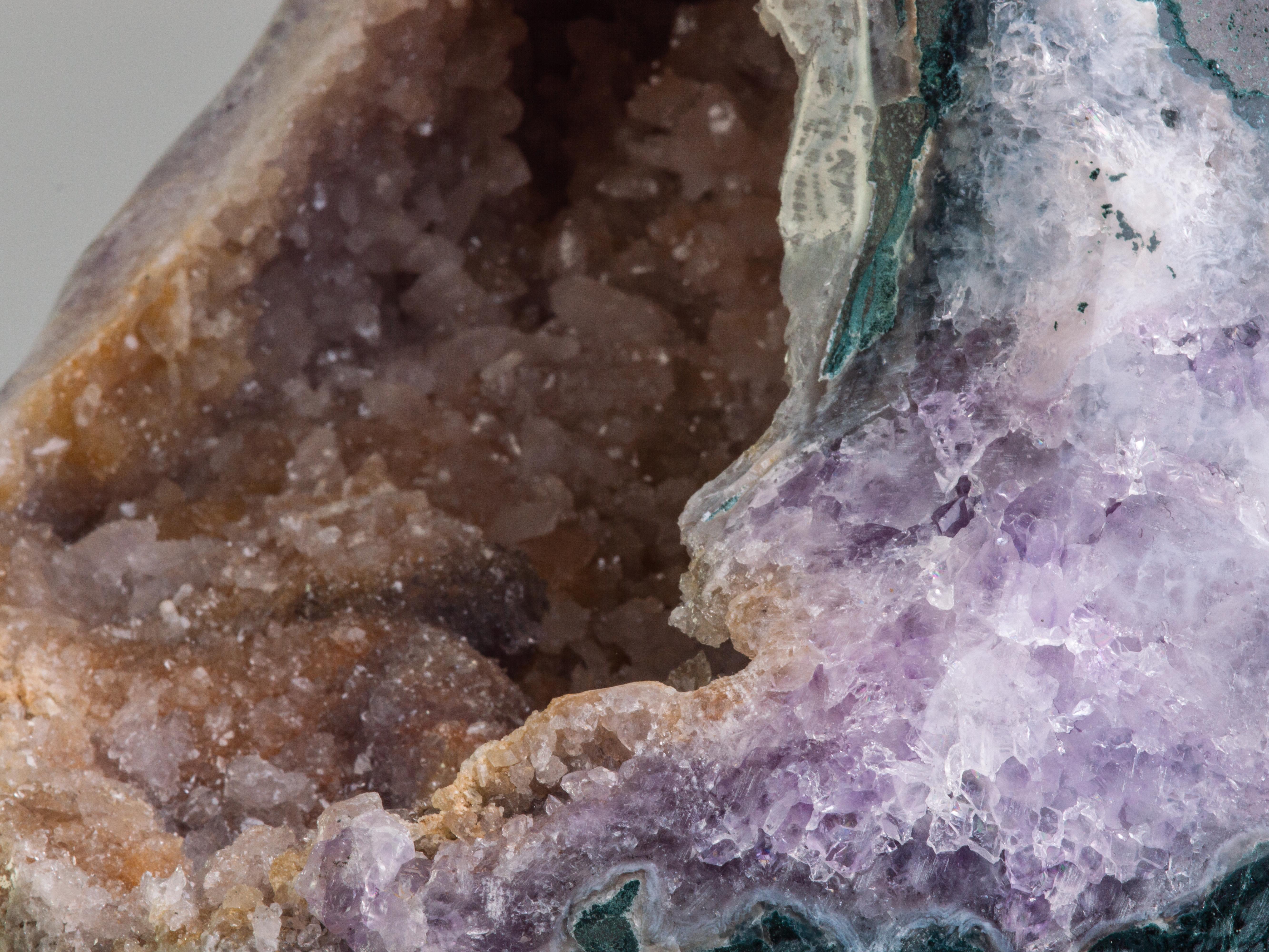 Geode Heart with Rare Formations and Double Colour Crystals Amethyst and Quartz For Sale 4