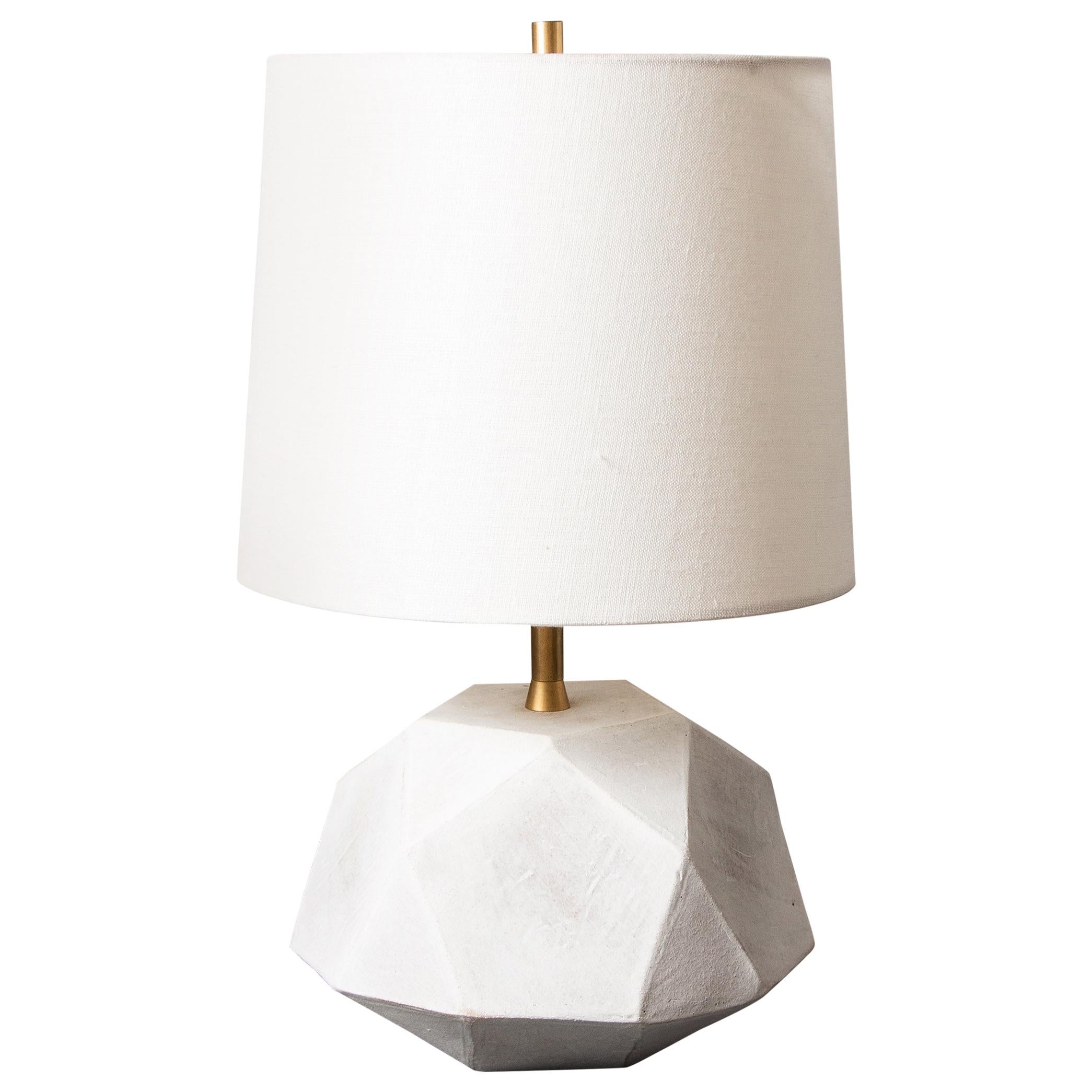 'Geode' Small Geometric White Ceramic and Brass Table Lamp For Sale
