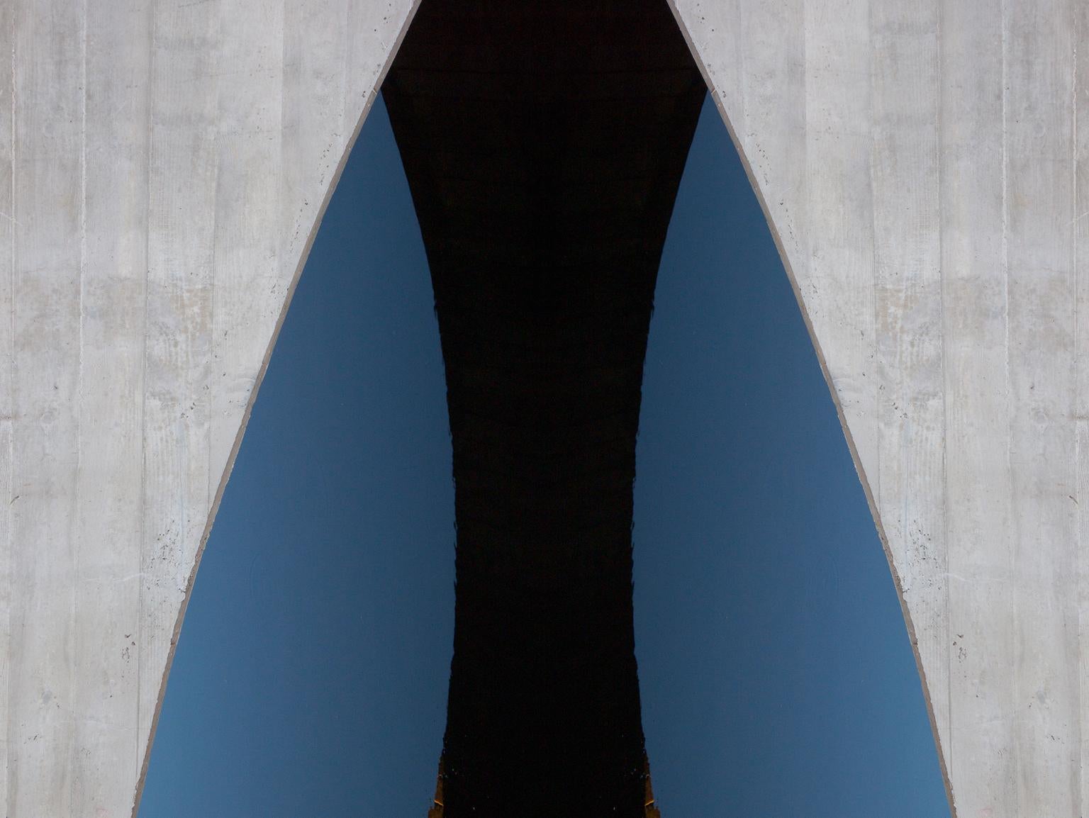 "Venice, CA"  Photographie couleur abstraite de Geoffrey Baris
Impression pigmentaire d'archive sur papier d'art de musée

Edition de 7
Comprend un certificat d'authenticité. Signée et numérotée par l'artiste.
Tirage en taille sur mesure disponible