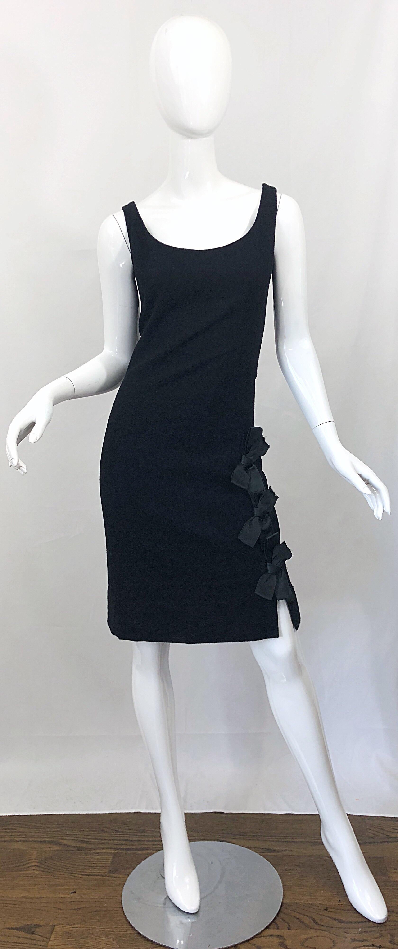 Geoffrey Beene 1960s Black Sleeveless Bow Detail Vintage 60s Wool Sheath Dress For Sale 4
