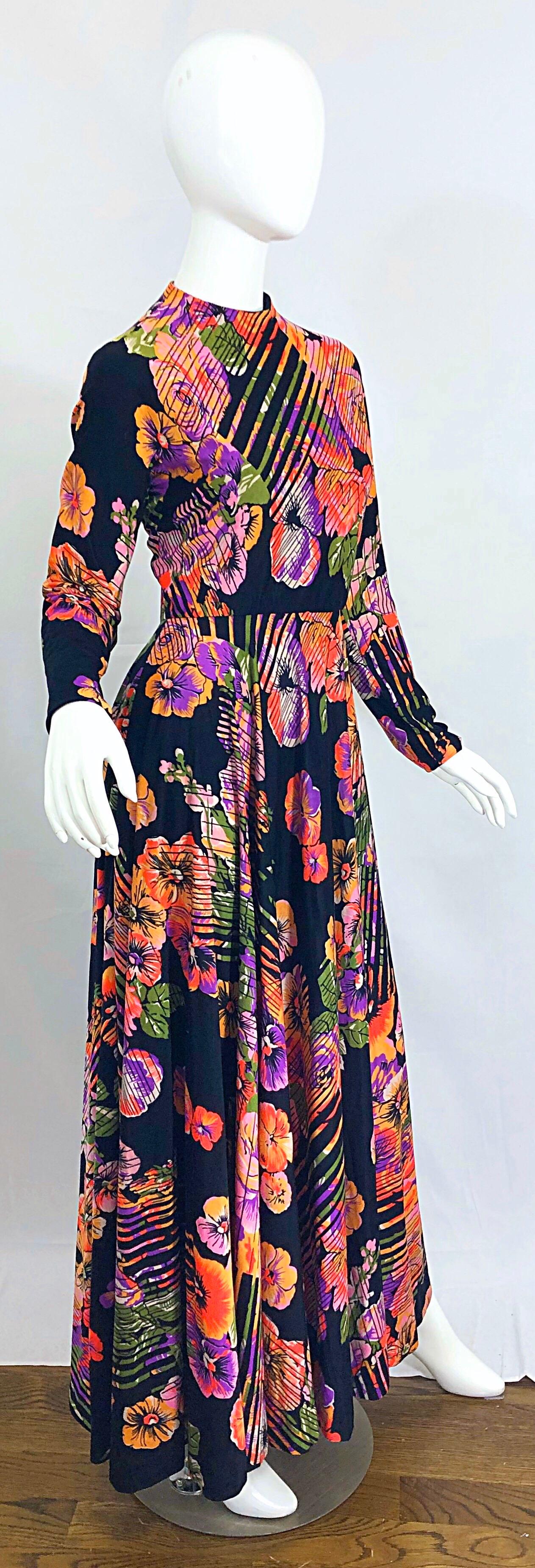 Geoffrey Beene 70s Estampado floral abstracto Vestido maxi de manga larga y cuello alto de los 70s en venta 5