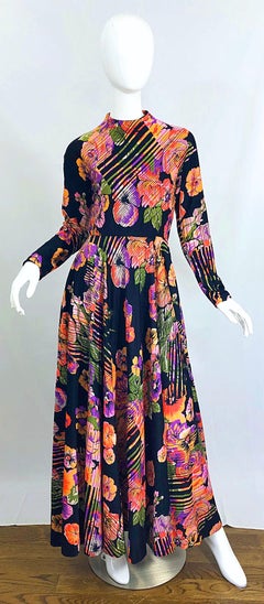 Geoffrey Beene 1970er Jahre Abstraktes langärmeliges Maxikleid mit Blumendruck und hohem Ausschnitt 70er Jahre