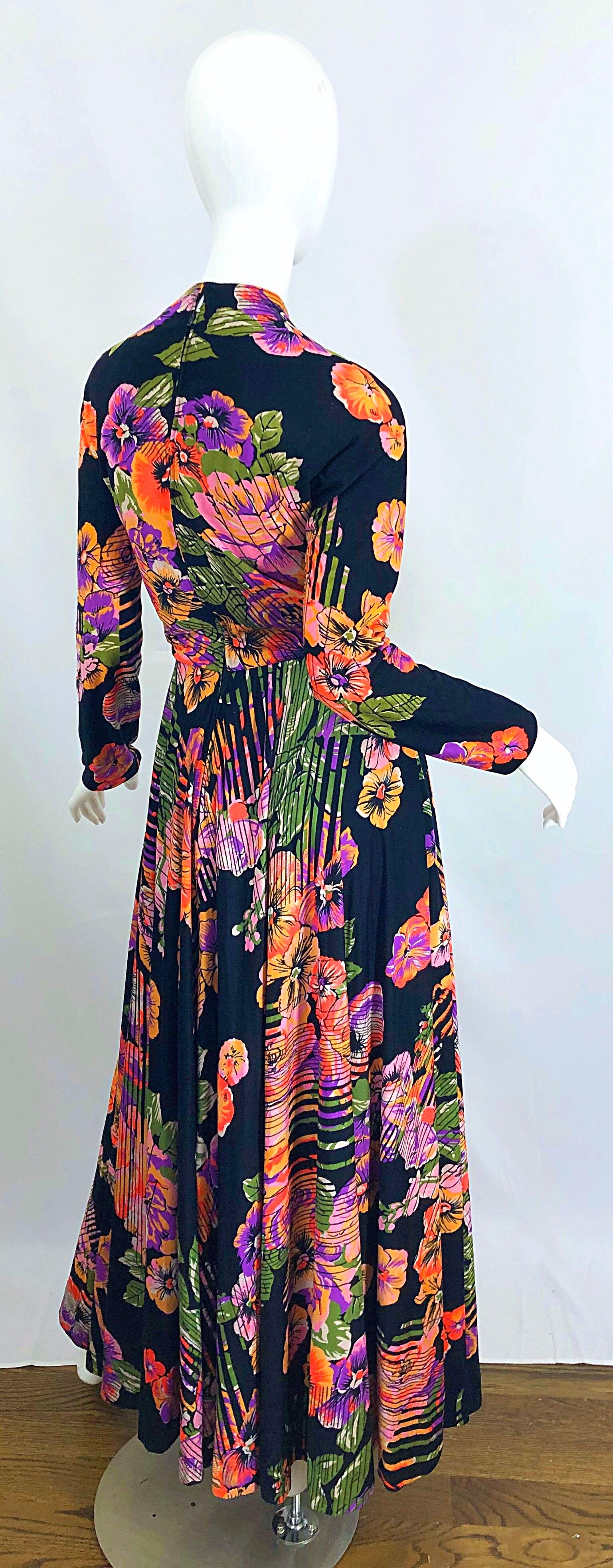 Women's Geoffrey Beene 1970s Abstract Flower Print Long Sleeve High Neck 70s Maxi Dress For Sale
