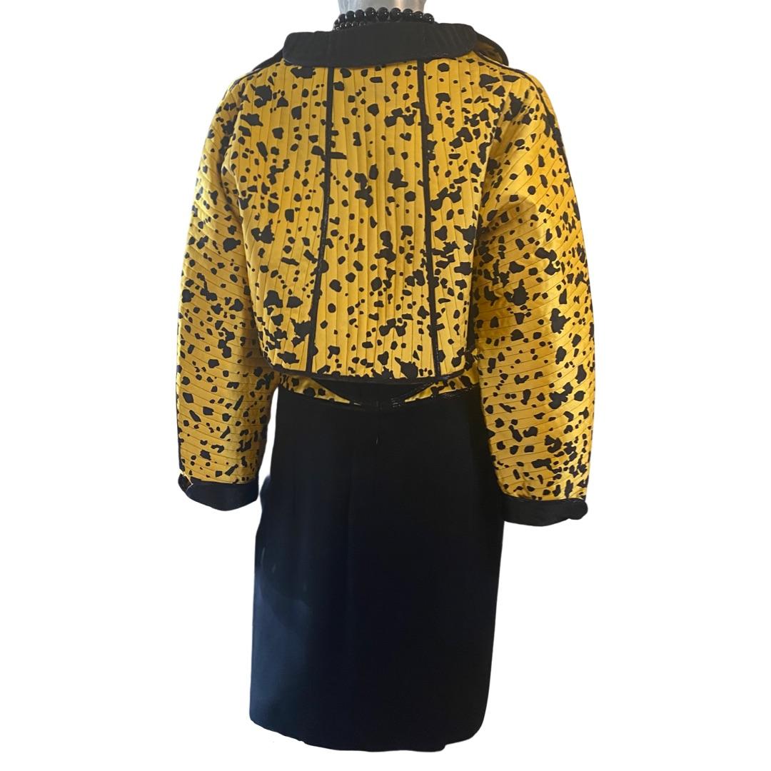 Geoffrey Beene 2 Piece Silk Ensemble Coat and Dress for Elizabeth Arden Size 6 In Good Condition For Sale In Palm Springs, CA