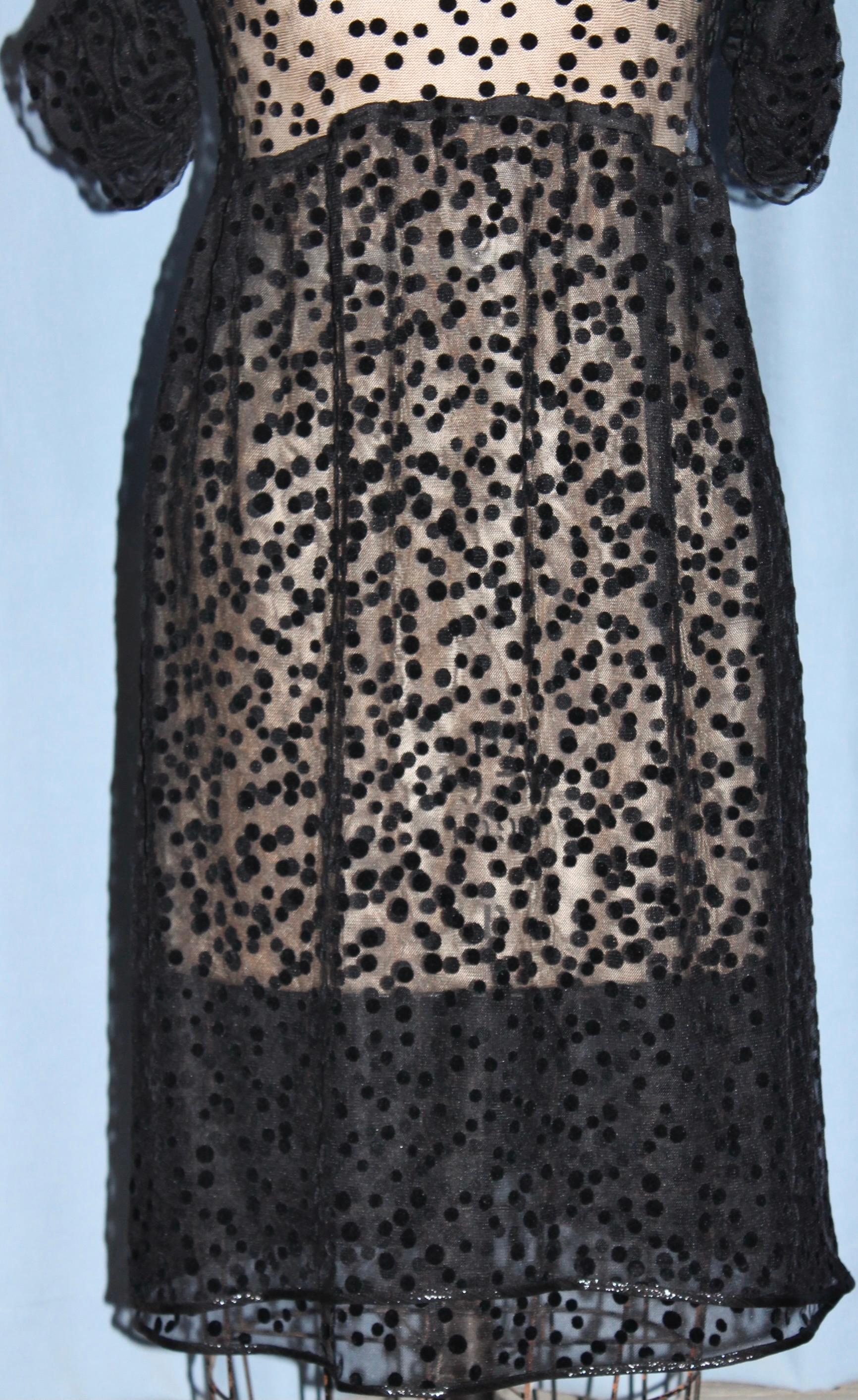 De las mujeres Geoffrey Beene Vestido de noche negro y escarpado de lunares suizos en venta