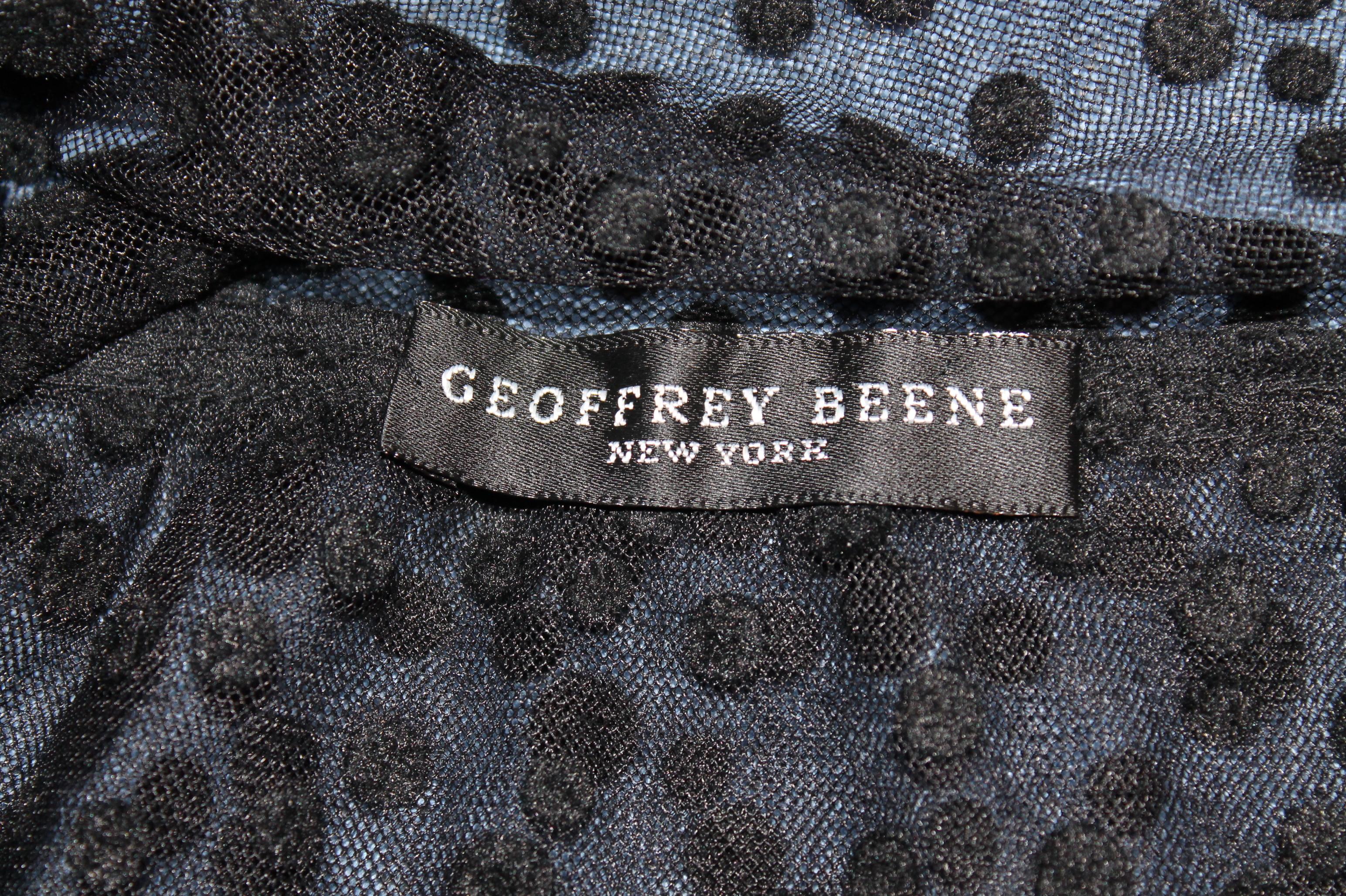 Geoffrey Beene Vestido de noche negro y escarpado de lunares suizos en venta 2