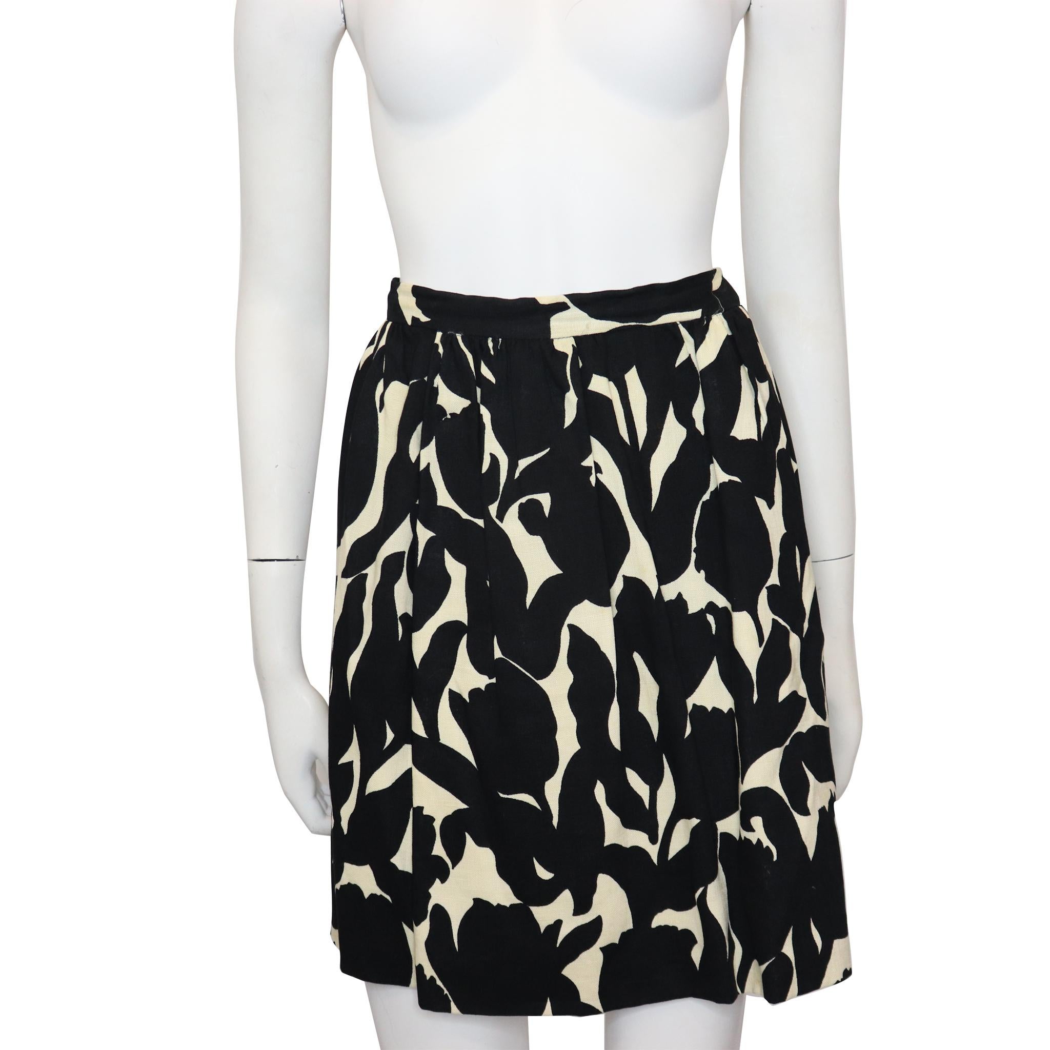 Women's Geoffrey Beene Black & White Floral 2PC Top & Skirt Circa 1960s  For Sale