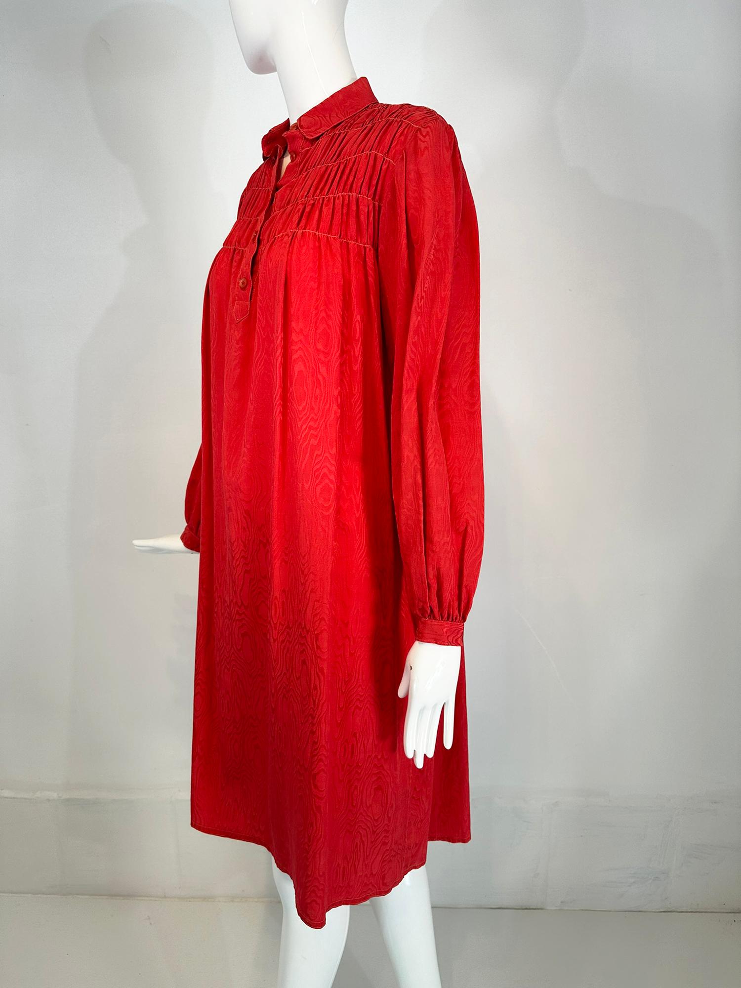 Geoffrey Beene Coral Red Silk Jacquard Smock Dress 1970s In Good Condition For Sale In West Palm Beach, FL
