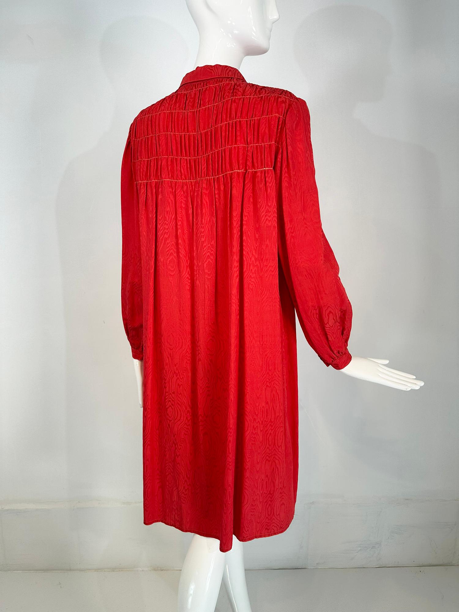 Geoffrey Beene Coral Red Silk Jacquard Smock Dress 1970s For Sale 4