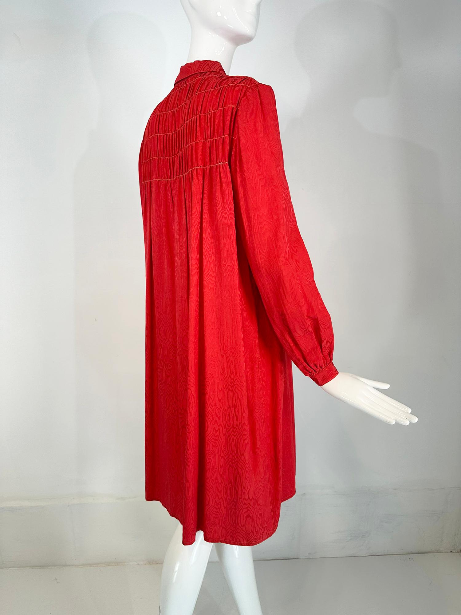 Geoffrey Beene Coral Red Silk Jacquard Smock Dress 1970s For Sale 5