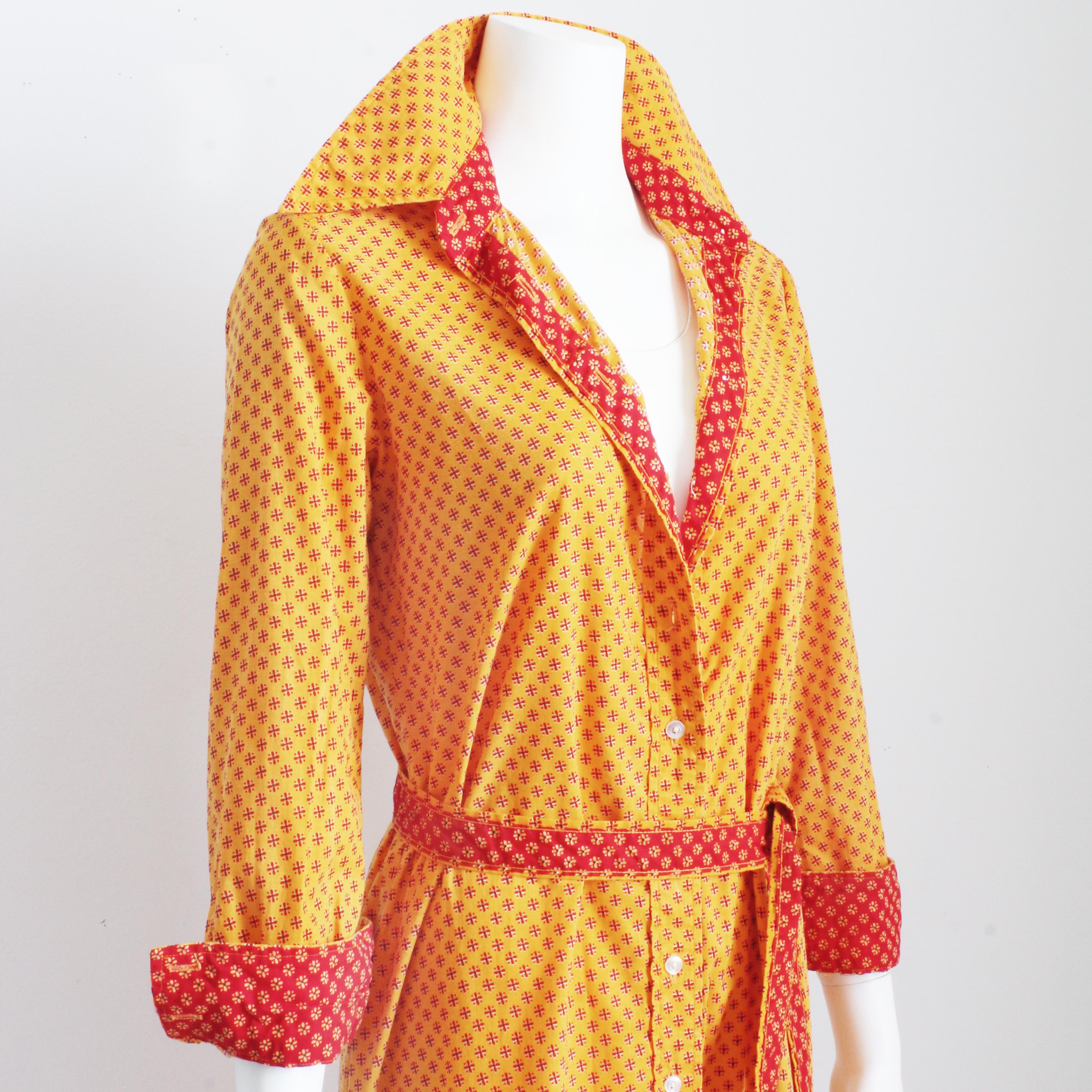 Geoffrey Beene, robe et ceinture boutonnées à la taille en coton imprimé floral, années 1970 en vente 2
