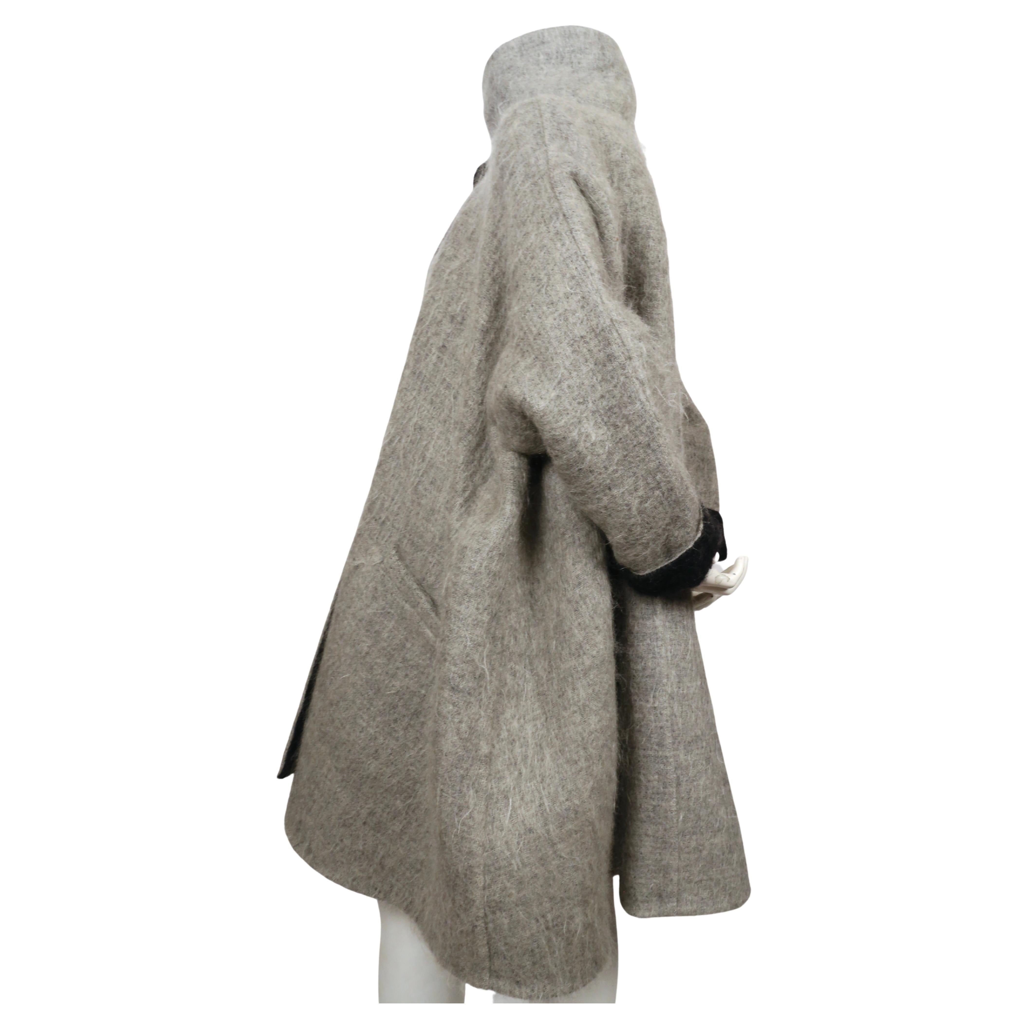Nero Cappotto a trapezio in lana double face grigio e nero di Geoffrey Beene in vendita