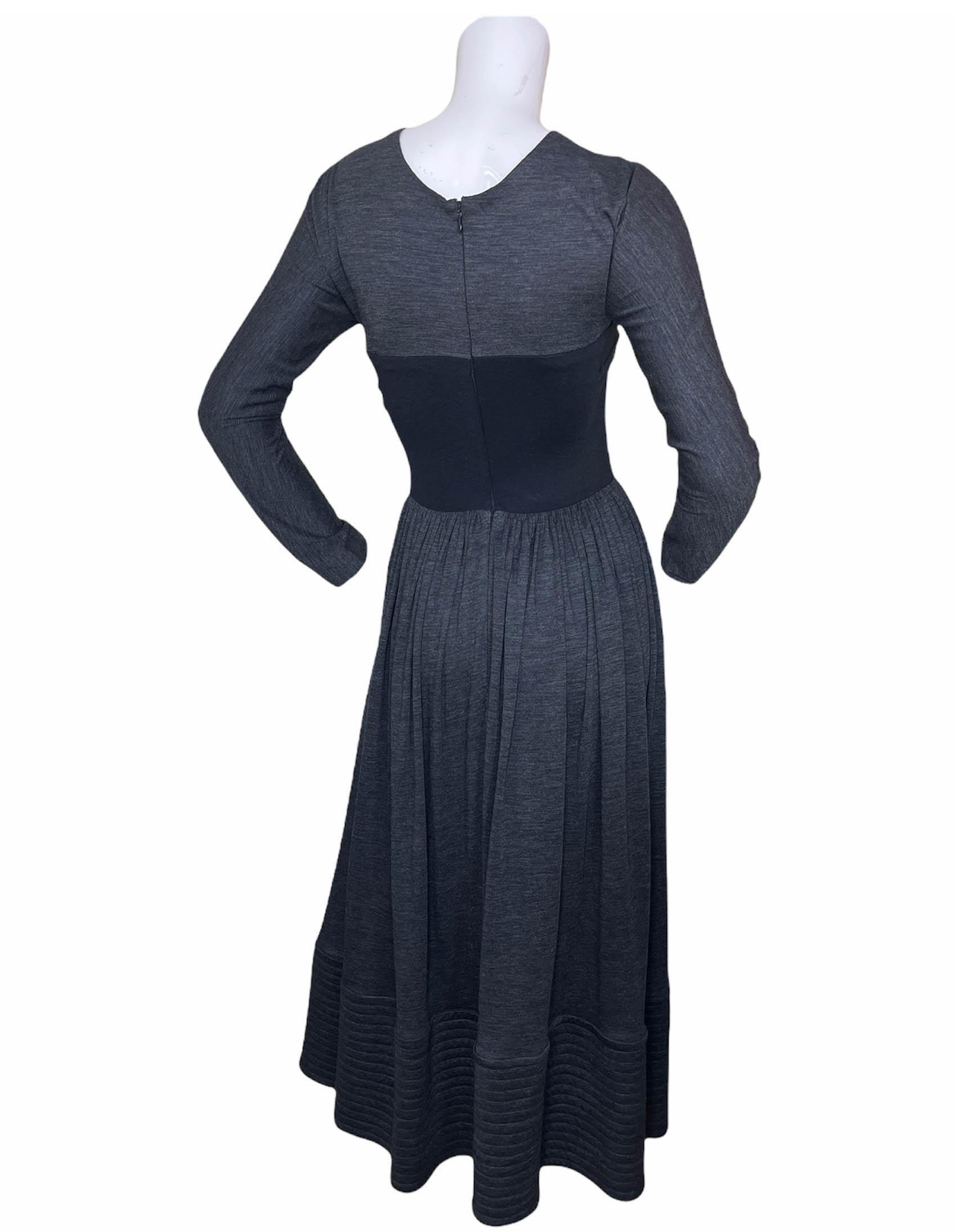Geoffrey Beene Grey Longsleeve Jersey Dress w/ Black Bodice sz S For Sale 3