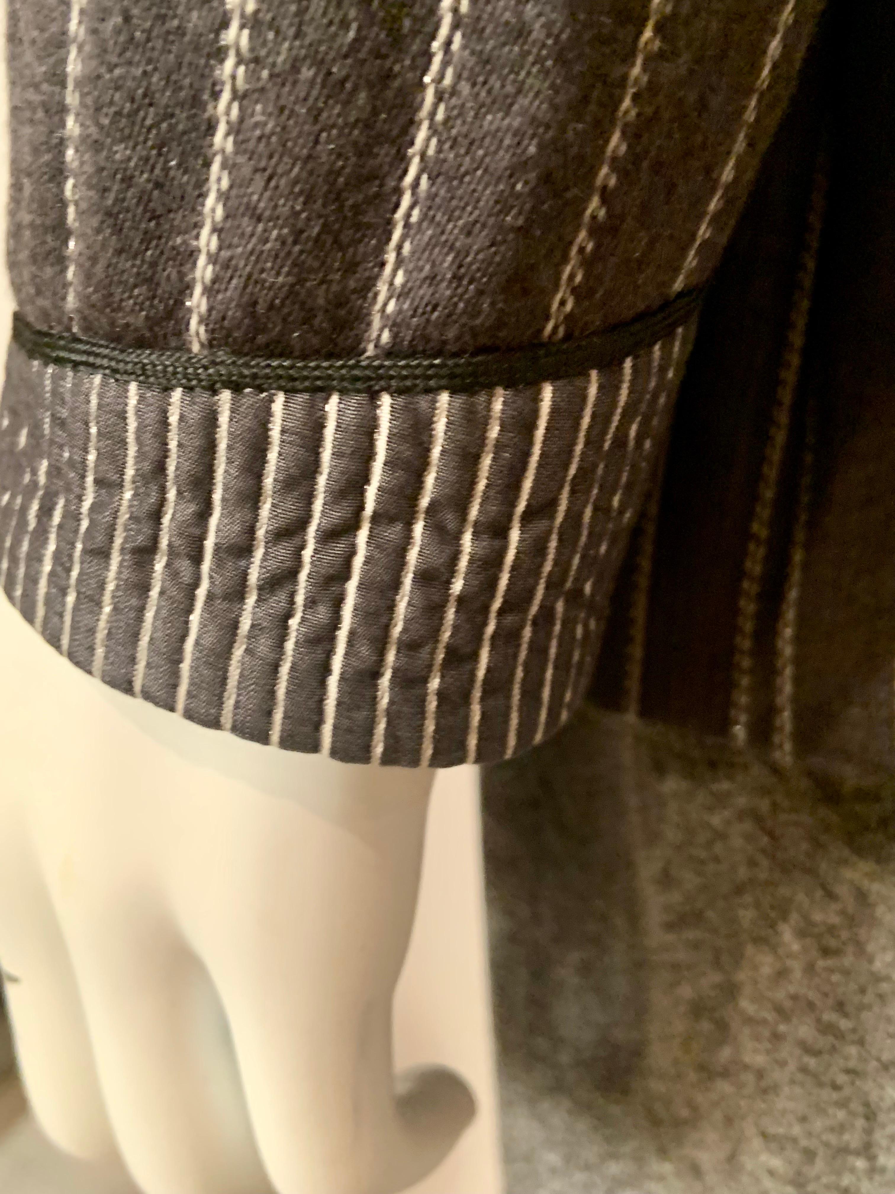 Geoffrey Beene - Veste à rayures grises et jupe en laine grise en vente 1