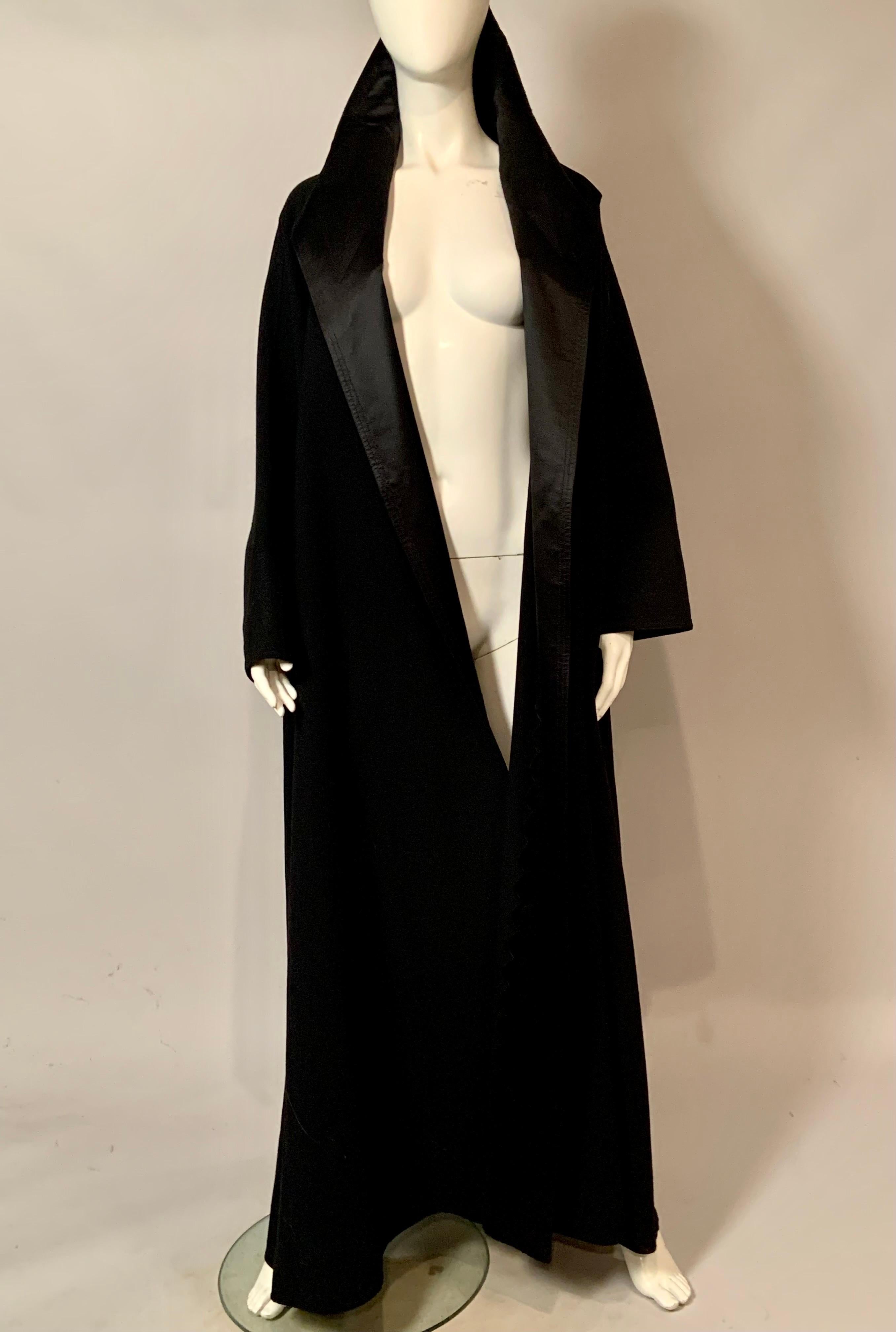 Geoffrey Beene Hooded Black Wool and Satin Maxi Evening Coat In Excellent Condition In New Hope, PA