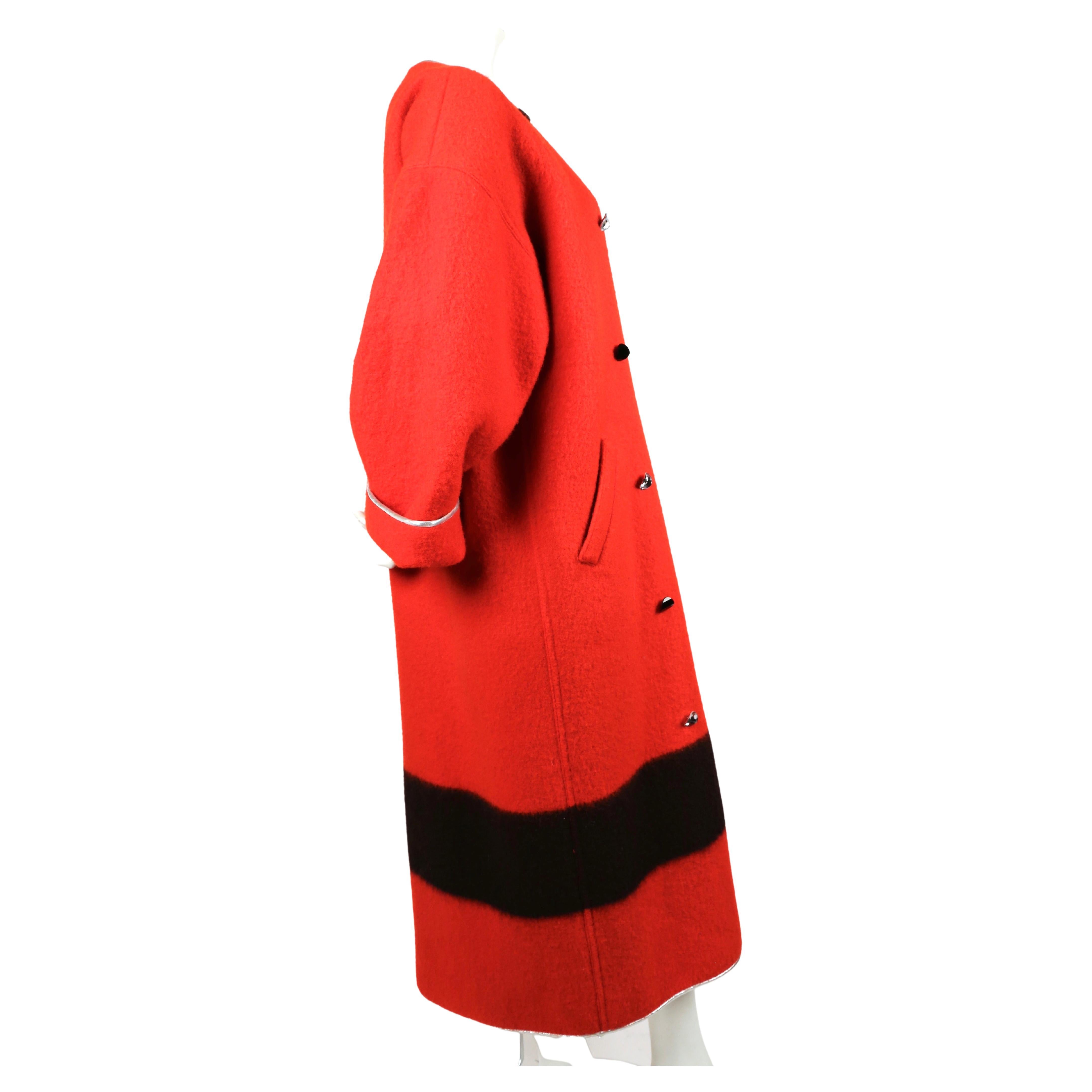 Rouge GEOFFREY BEENE Manteau de couverture en laine rouge avec boutons à facettes en vente