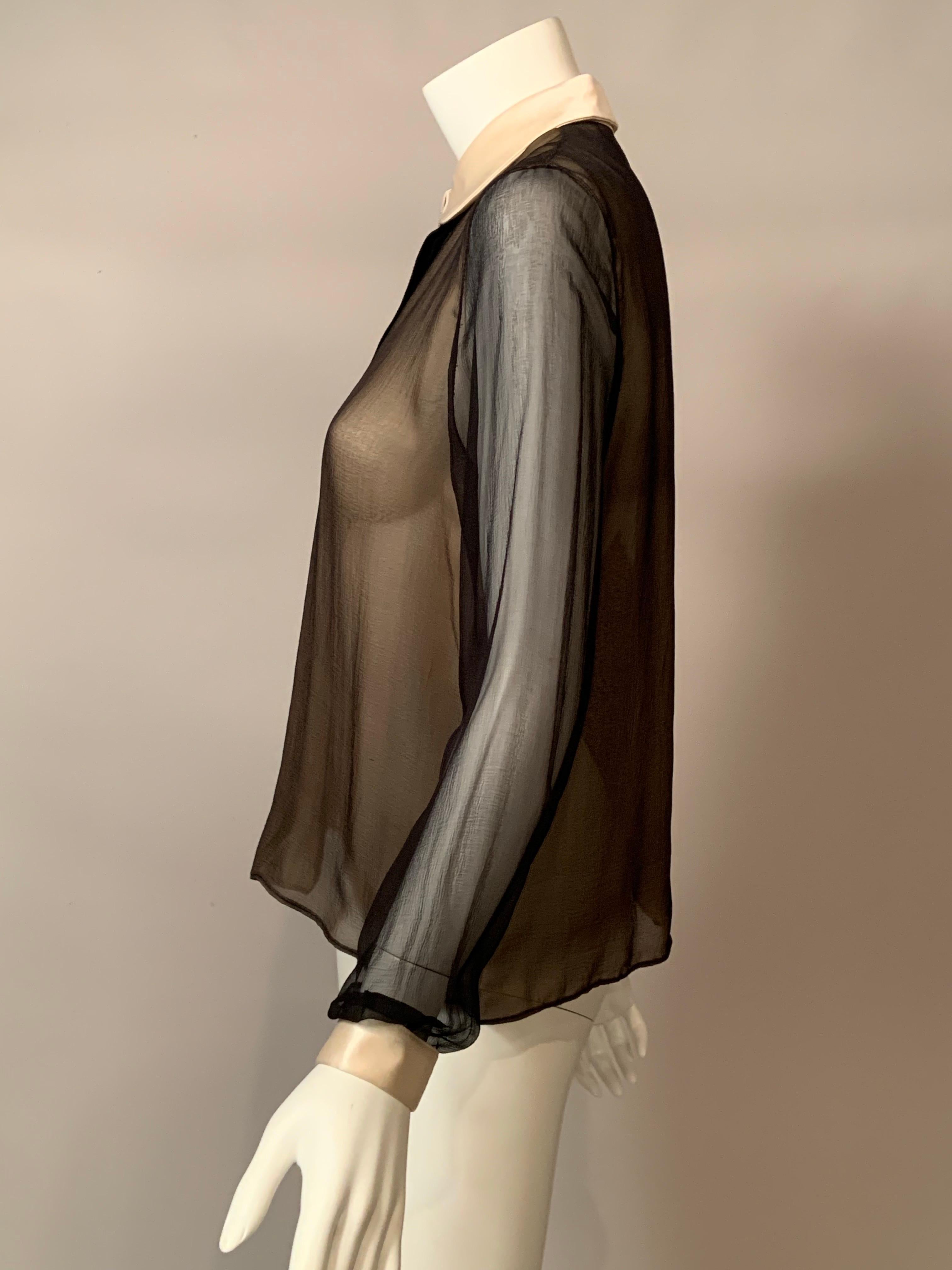 Geoffrey Beene camicetta in chiffon di seta nera trasparente con colletto e polsini in raso color crema in vendita 1