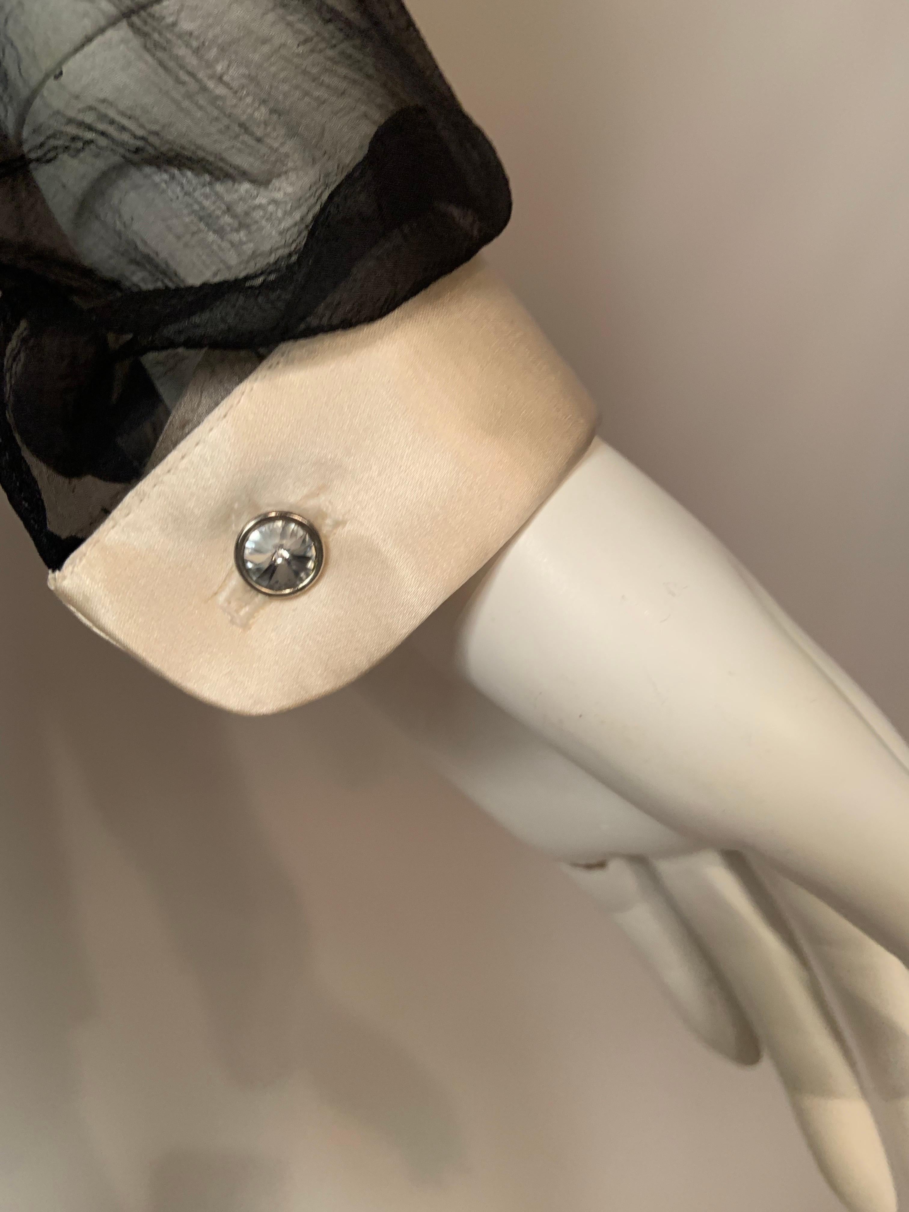 Geoffrey Beene camicetta in chiffon di seta nera trasparente con colletto e polsini in raso color crema in vendita 3