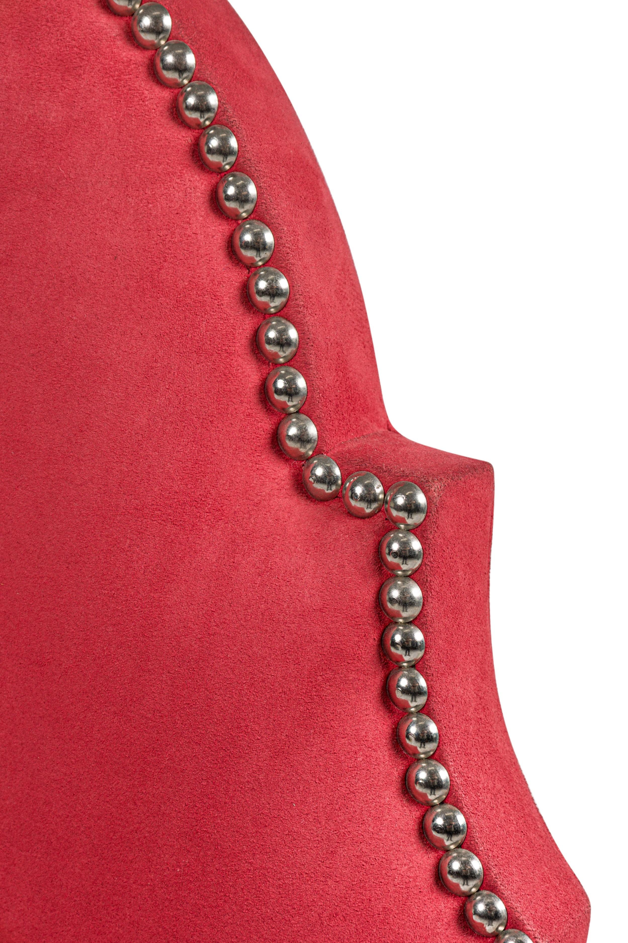 Acrylique Geoffrey Bradfield Chaise d'appoint cramoisie contemporaine AM Contemporary en vente