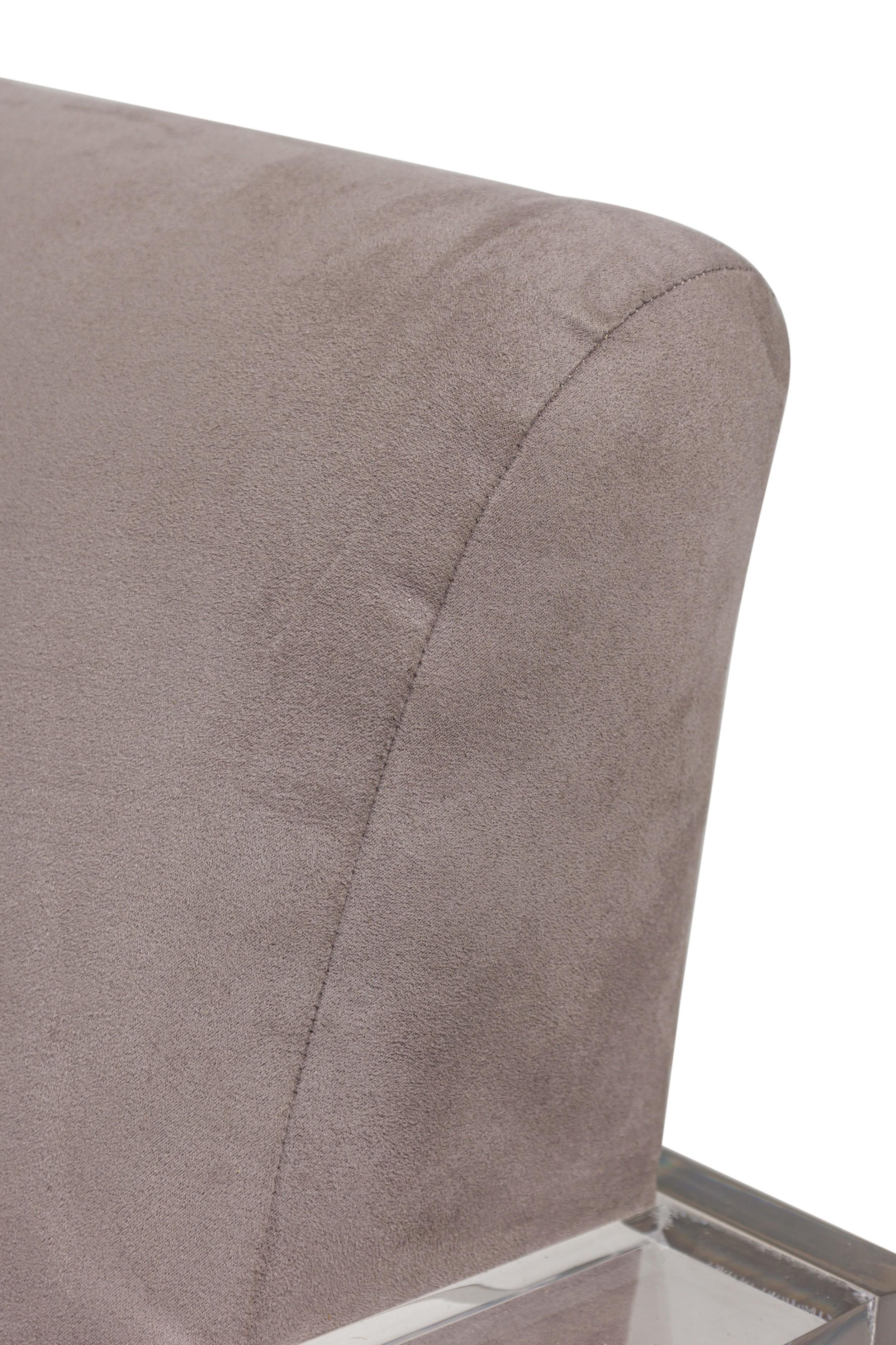 GEOFFREY BRADFIELD American Contemporary Lucite and Suede Loveseat en venta 3