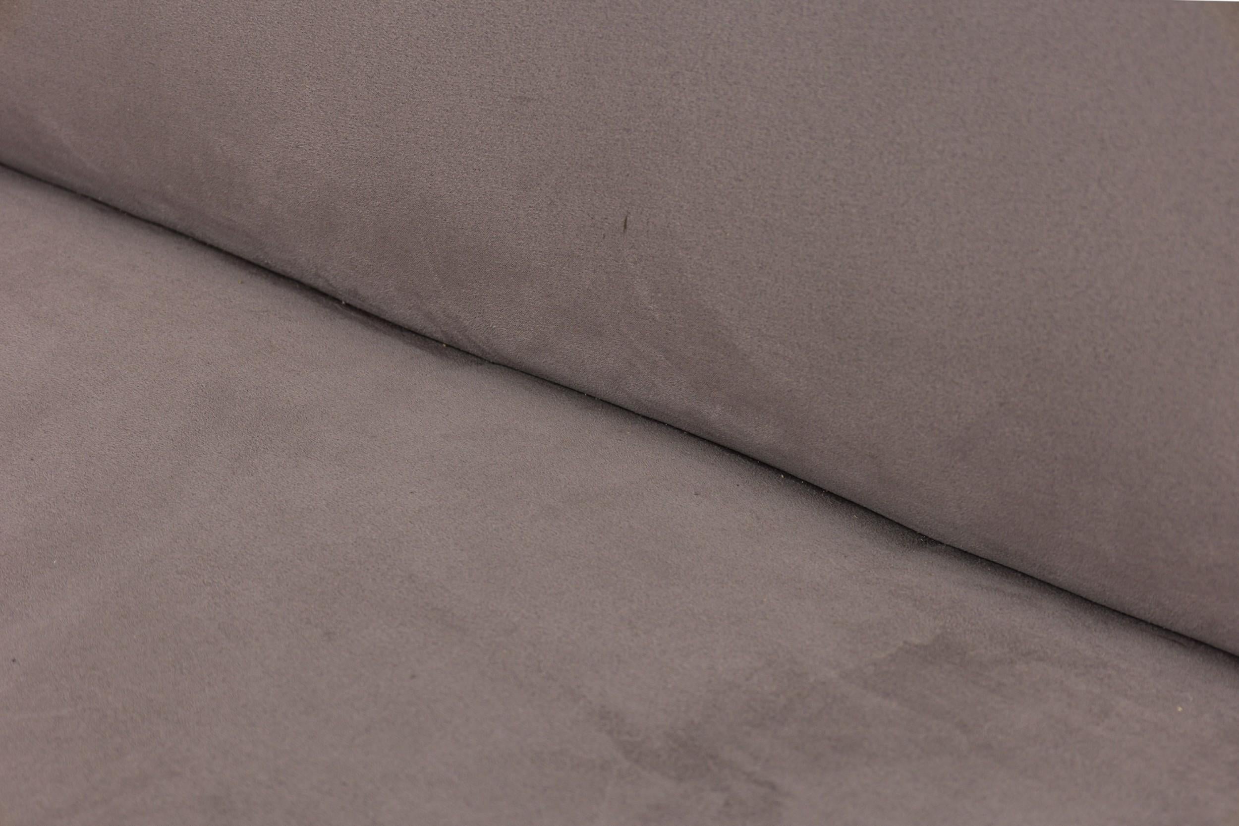 GEOFFREY BRADFIELD American Contemporary Lucite and Suede Loveseat en venta 4