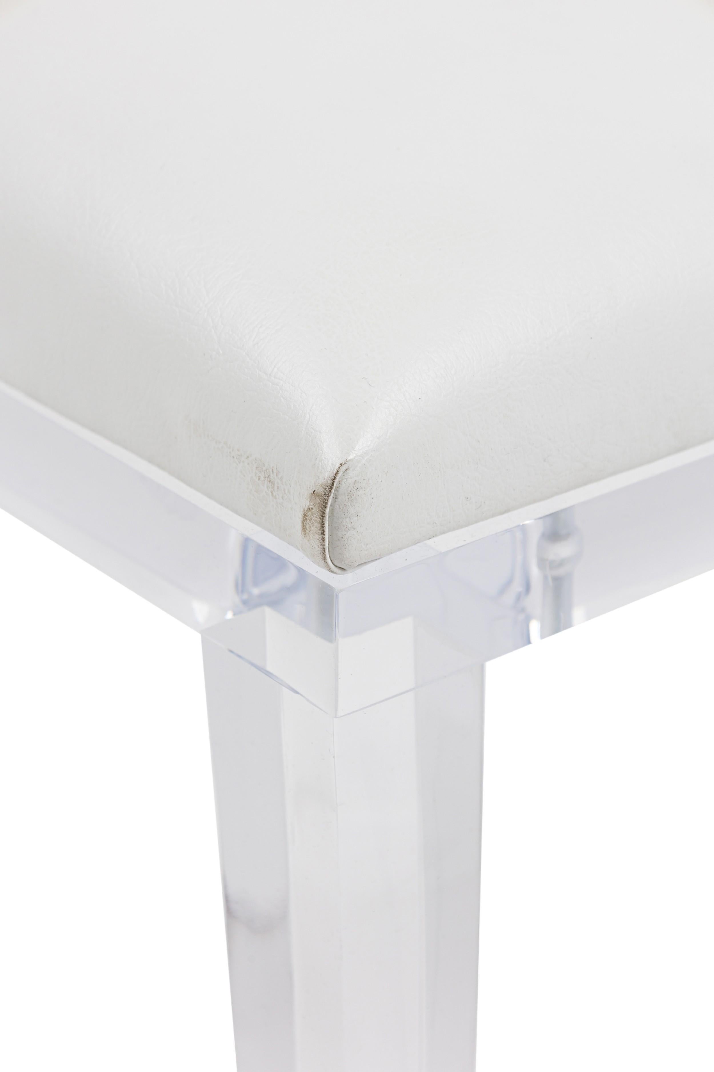 GEOFFREY BRADFIELD American Contemporary Lucite Round Back Side Chair en vente 1