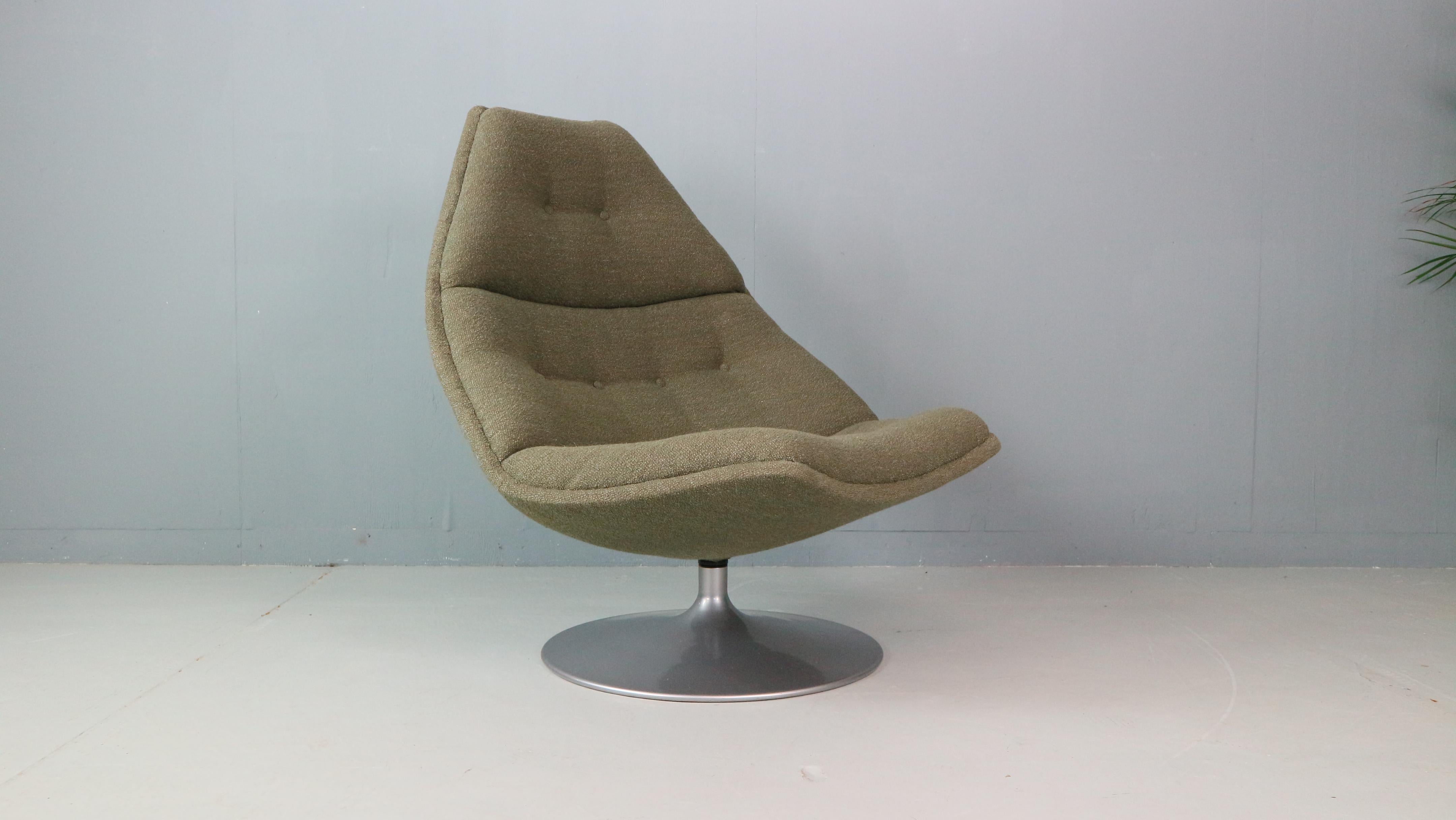 This iconic mid-century lounge chair, model F588, was designed by renowned English designer Geoffrey D. Harcourt in the 1960s for Artifort. Its distinctive, organic form provides exceptional comfort while making a bold visual statement. The chair