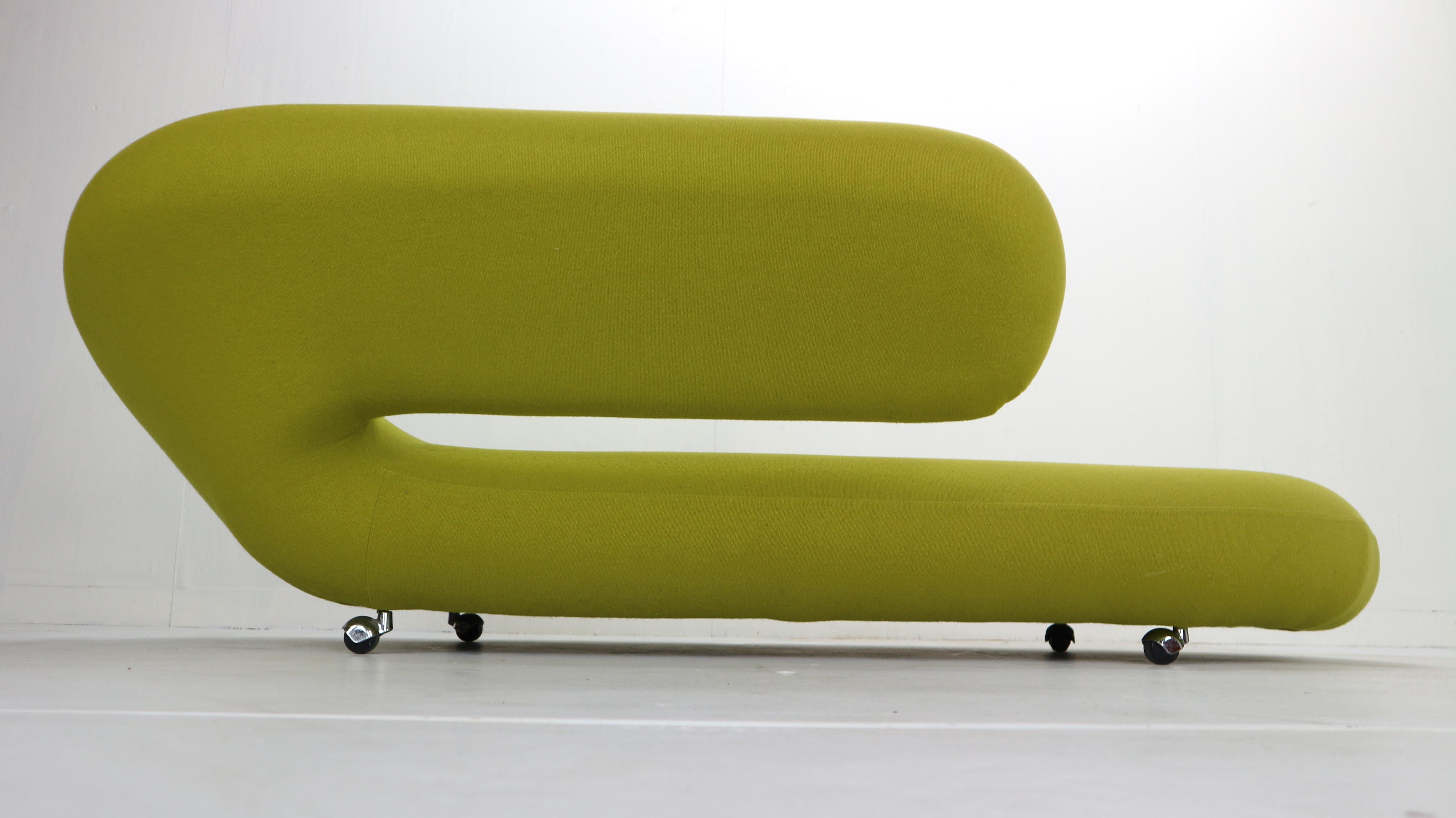 Wool Geoffrey D. Harcourt for Artifort Chaise Lounge Cleopatra, 