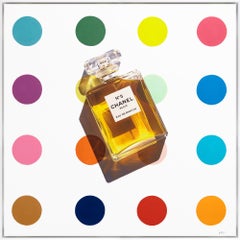 "Chanel No. 5" Peinture contemporaine réaliste à l'huile sur toile encadrée