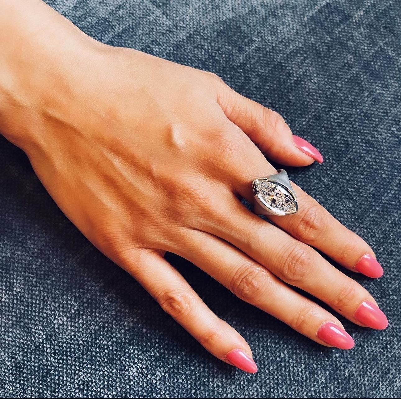 Maximum minimalism in a sleek, diamond solitaire statement ring from Geoffrey Good.

Featuring a single GIA-certified natural Diamond of 6.01 carats, mounted in our exclusive émerge-style setting designed to showcase the full brilliance of the