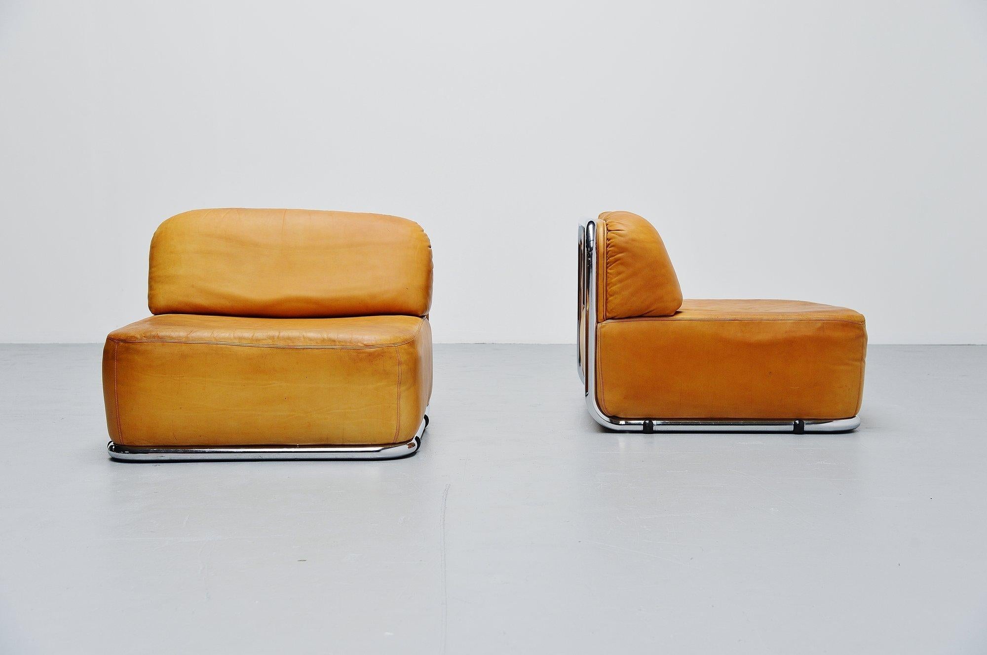 Very rare lounge seat elements model 615 designed by Geoffrey Harcourt and manufactured by Artifort, Holland 1973. These elements have a chrome tubular structure frame and very nice colored natural leather seats. The leather has a very nice patina