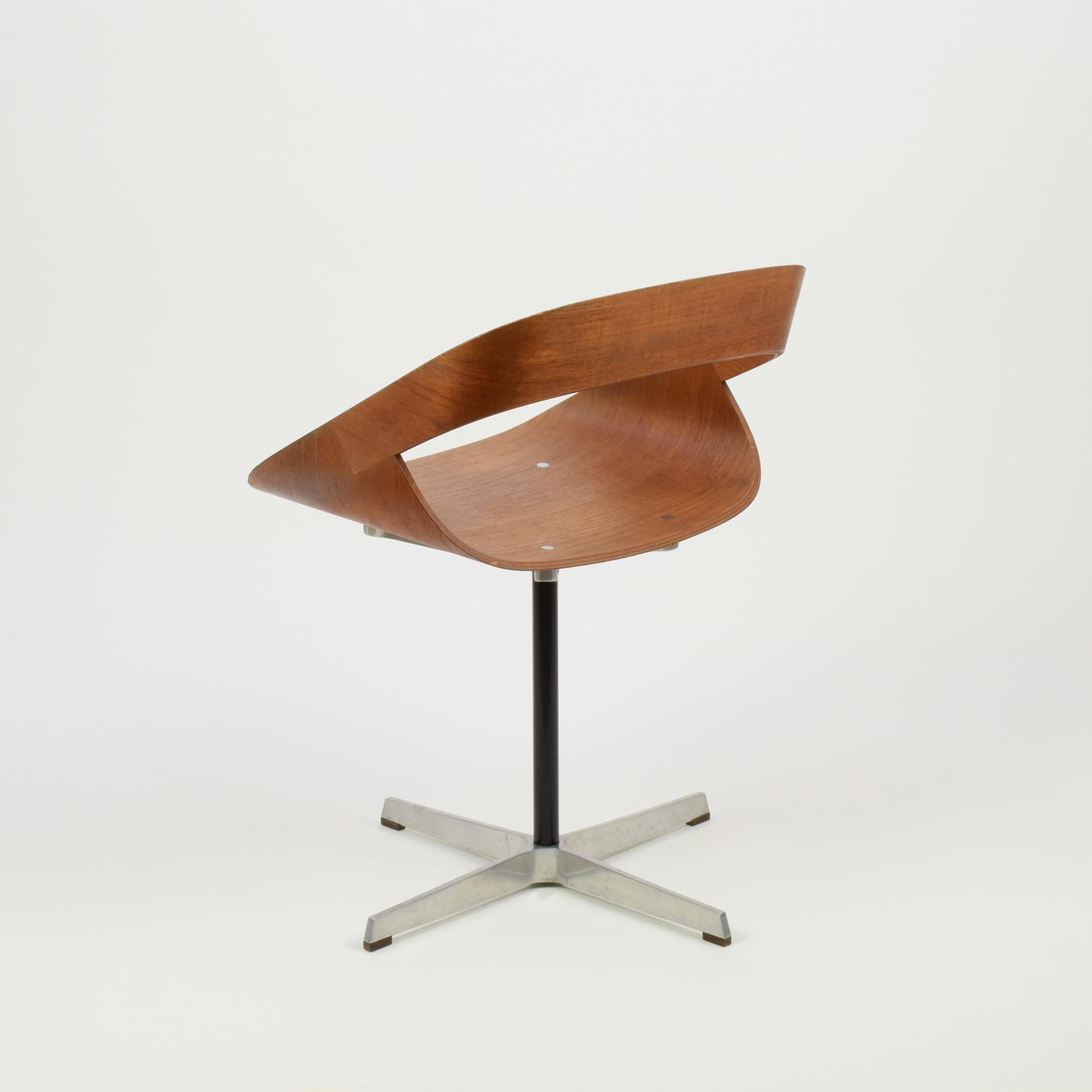Geoffrey Harcourt, Chair 130, 'RCA' Chair, Designed 1960, Produced by Artifort In Good Condition For Sale In London, GB