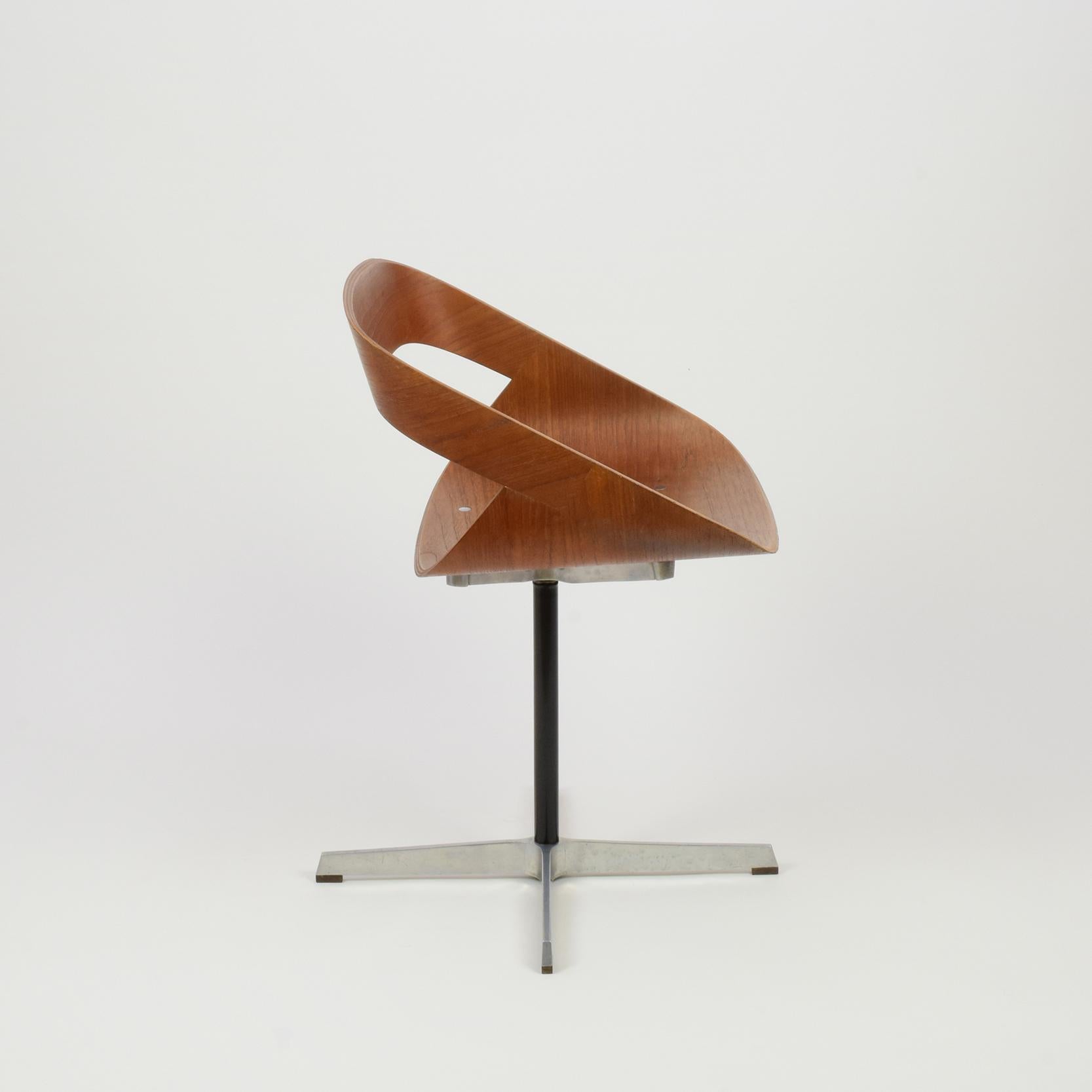 Mid-20th Century Geoffrey Harcourt, Chair 130, 'RCA' Chair, Designed 1960, Produced by Artifort For Sale