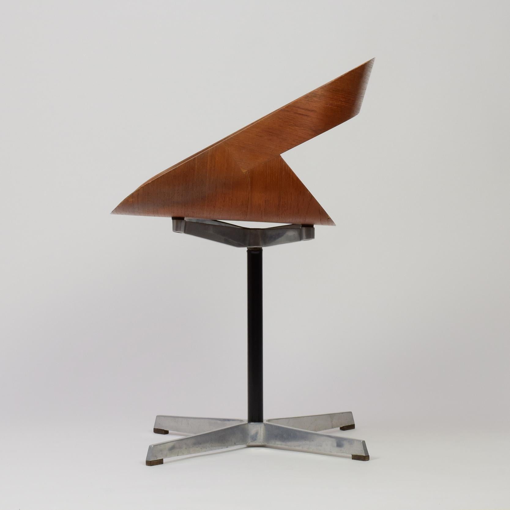 Plywood Geoffrey Harcourt, Chair 130, 'RCA' Chair, Designed 1960, Produced by Artifort For Sale