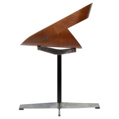 Geoffrey Harcourt, Silla 130, Silla "RCA", diseñada en 1960, producida por Artifort