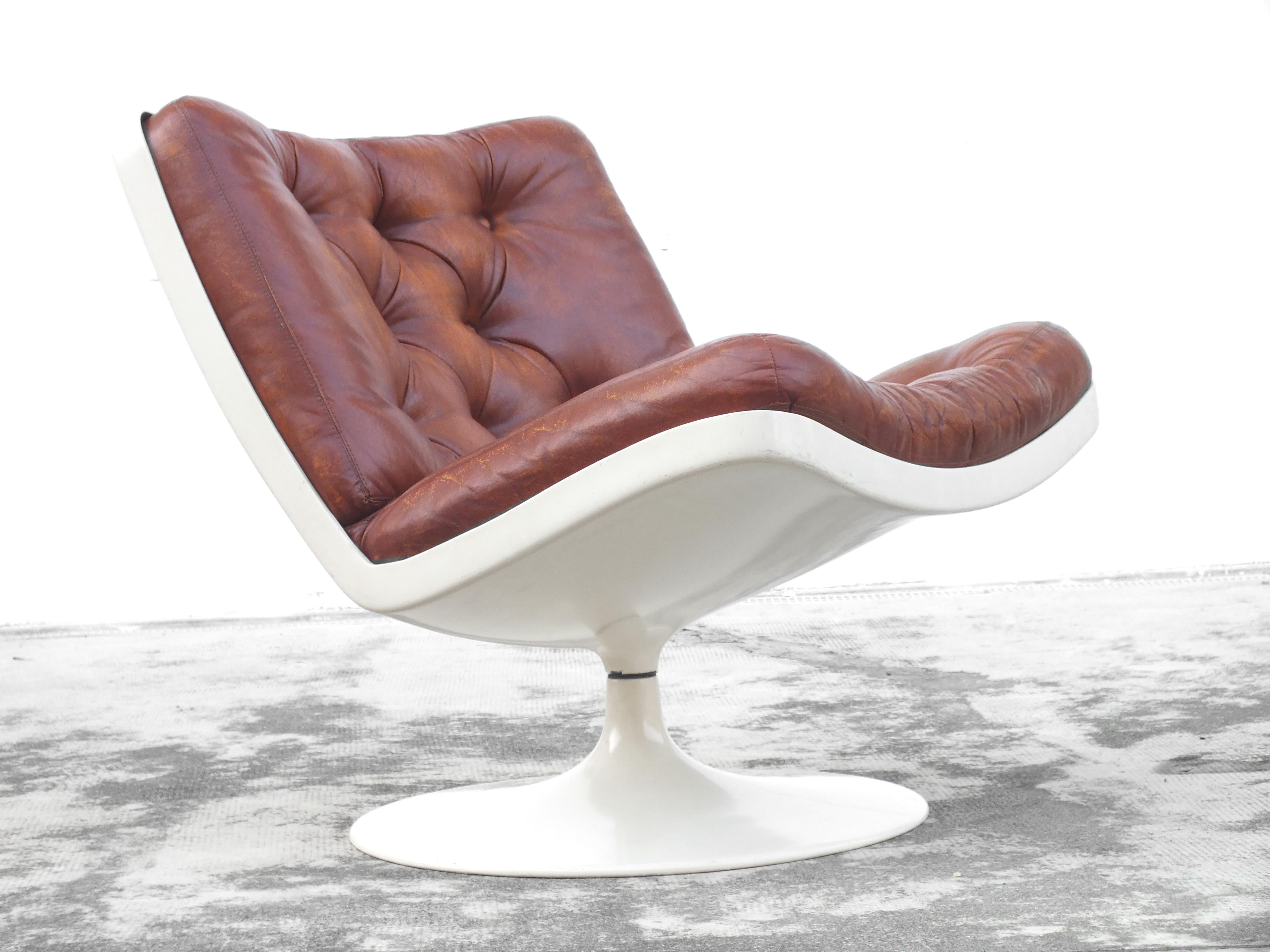 Space Age Attributed to Geoffrey Harcourt design Artifort in years '68  space age armchair For Sale