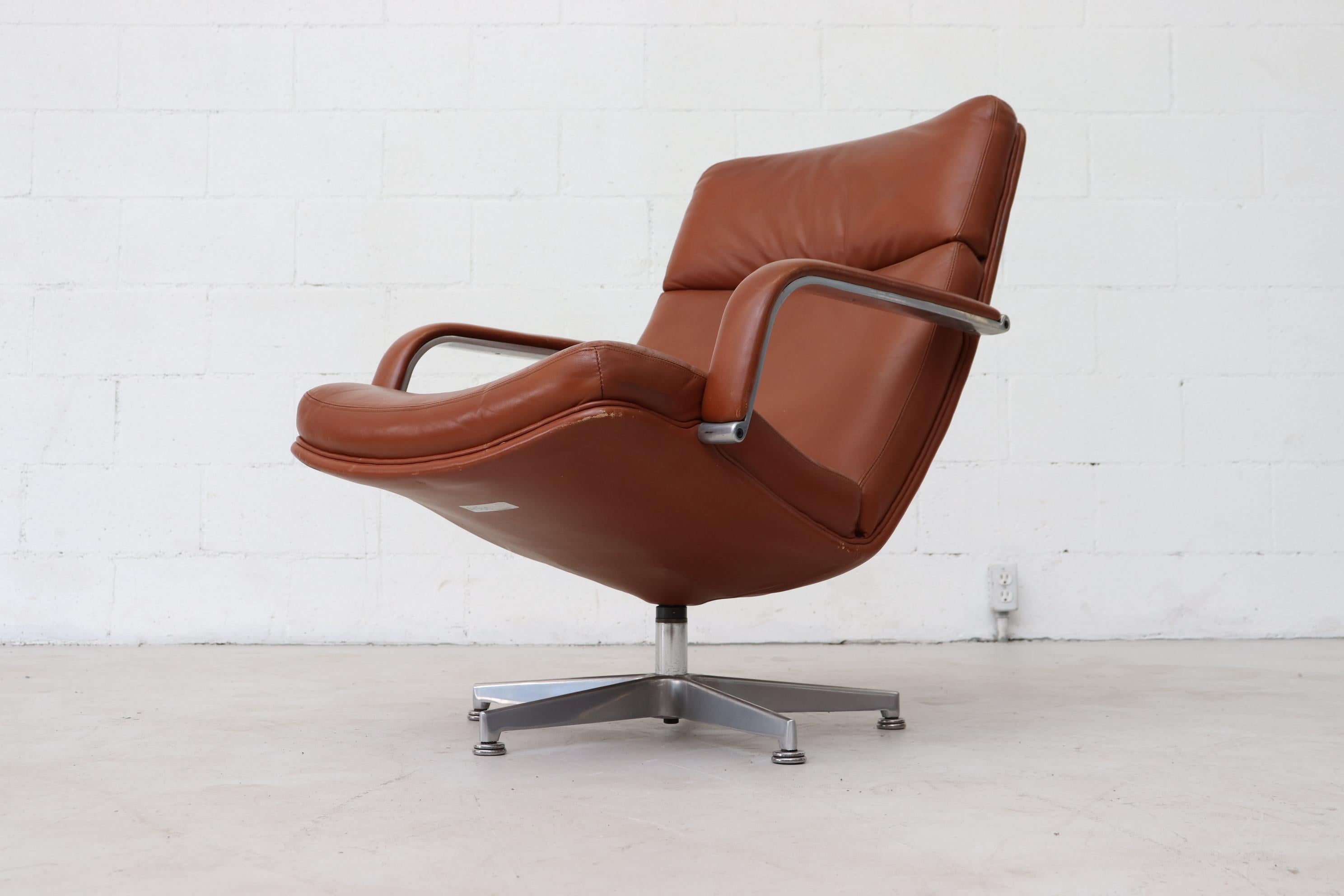 Late 20th Century Geoffrey Harcourt F154 Leather Swivel Lounge Armchair
