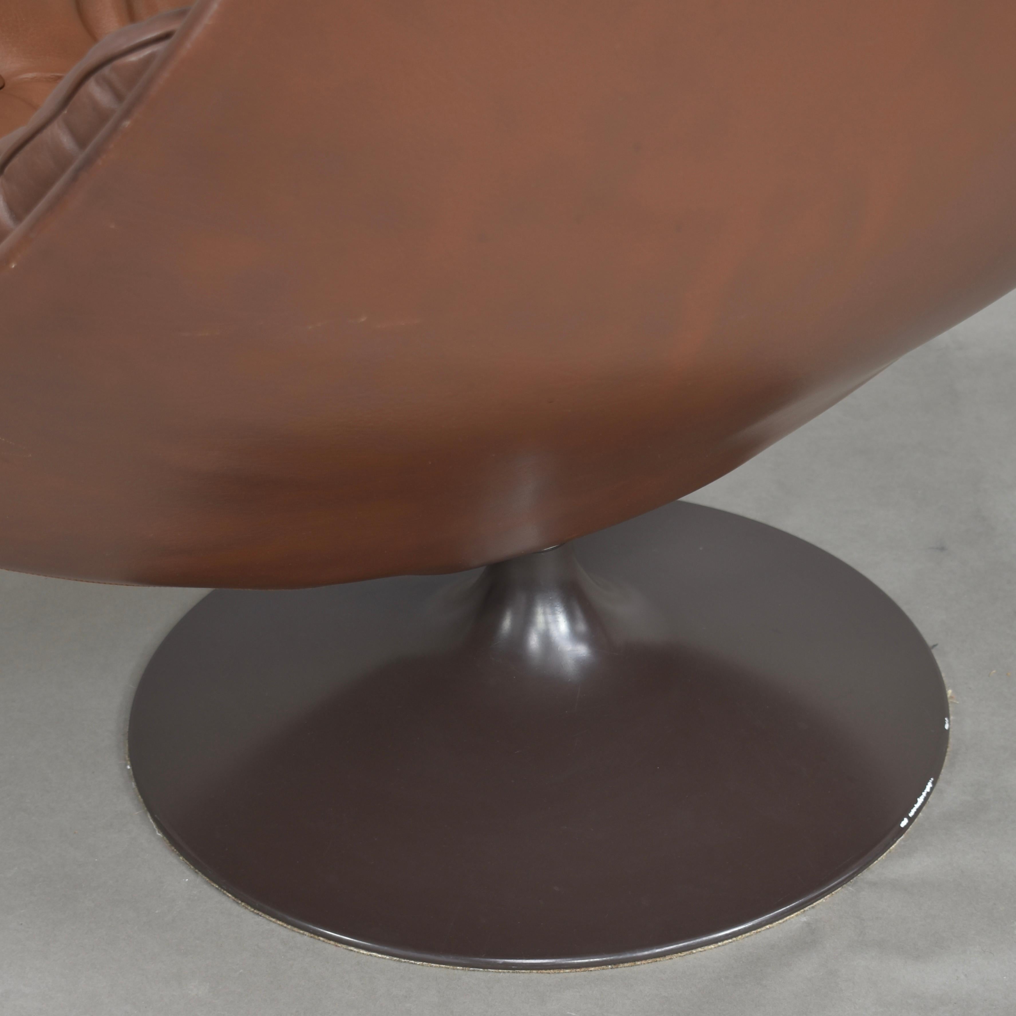 Geoffrey Harcourt F588 Artifort Swivel Lounge Chair in Tan Leather, 1967 13