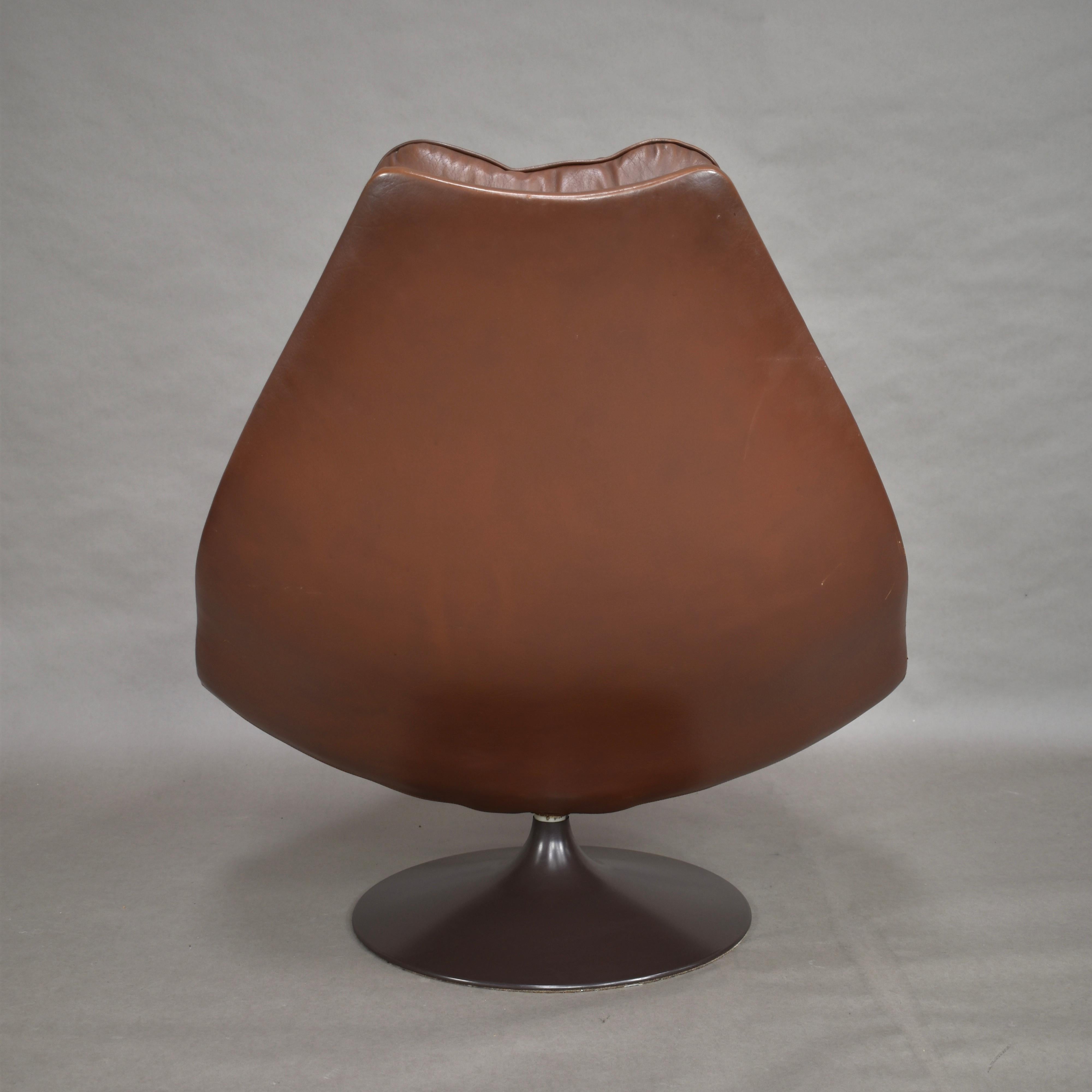 Metal Geoffrey Harcourt F588 Artifort Swivel Lounge Chair in Tan Leather, 1967
