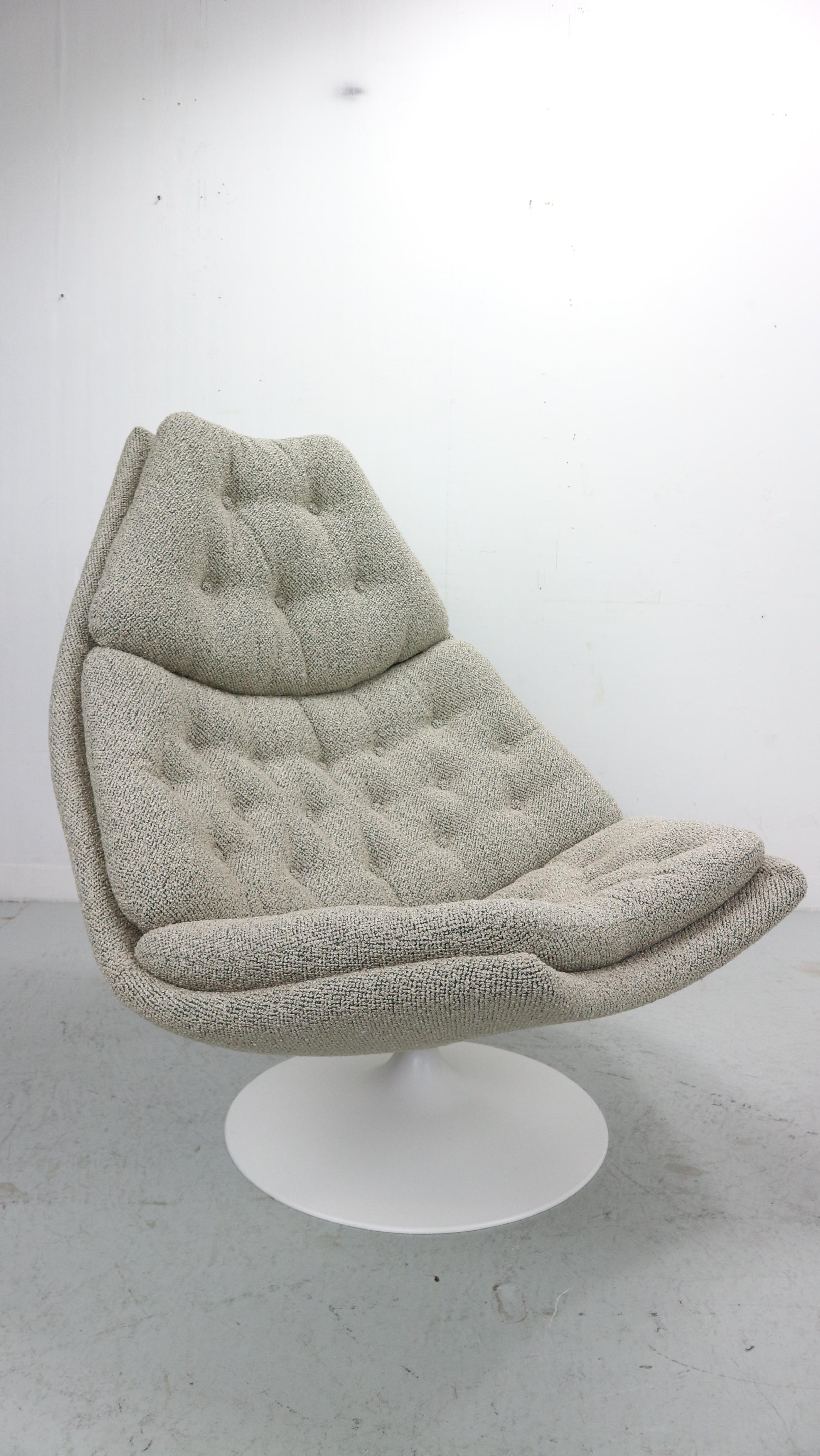 Geoffrey Harcourt f588 lounge chair with ottoman in bouclé fabric by Artifort. 7