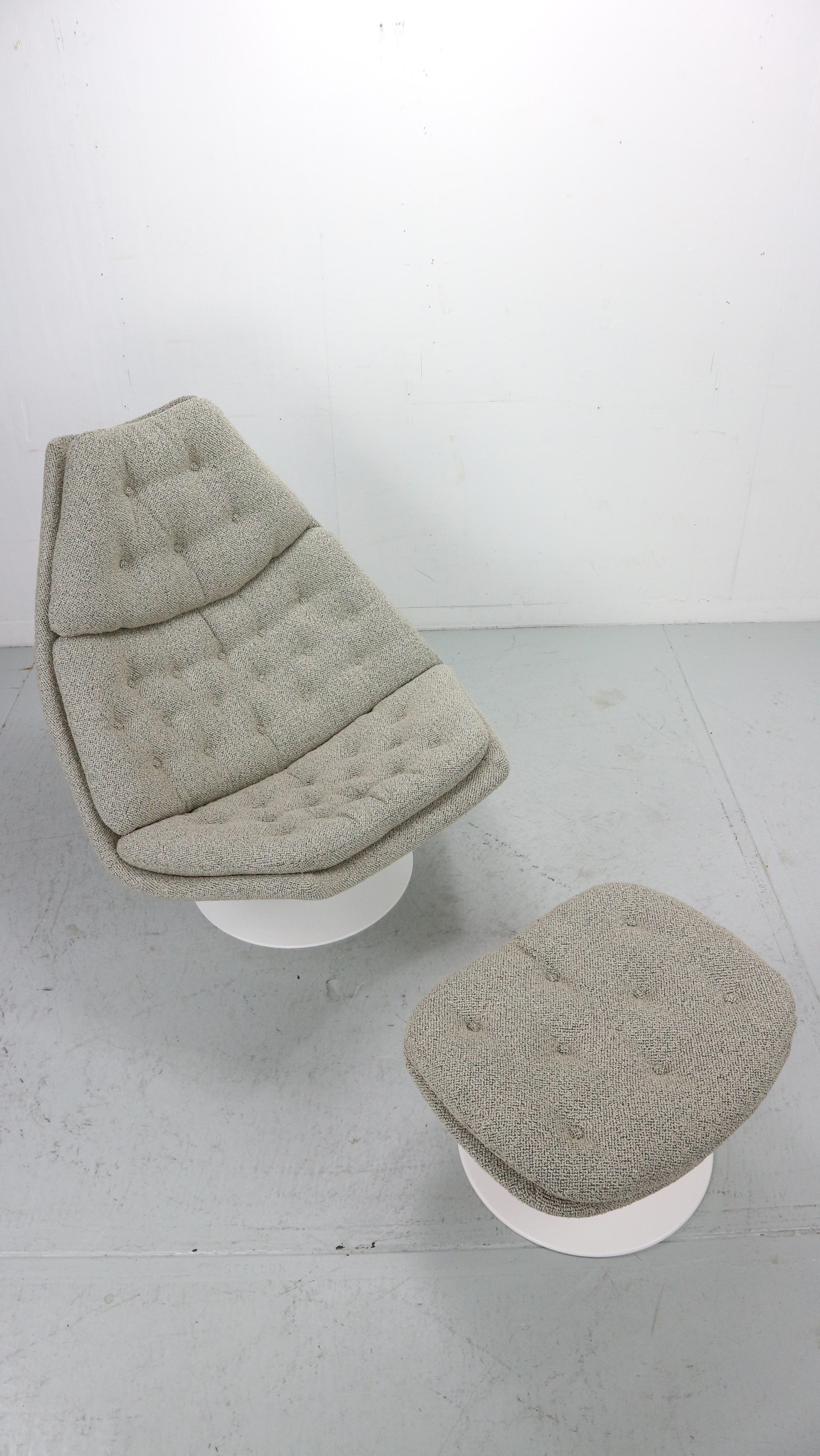 Geoffrey Harcourt f588 lounge chair with ottoman in bouclé fabric by Artifort. 10