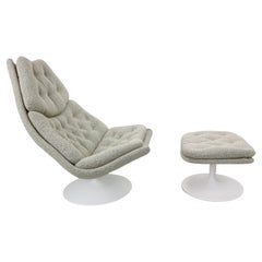 Used Geoffrey Harcourt f588 lounge chair with ottoman in bouclé fabric by Artifort.