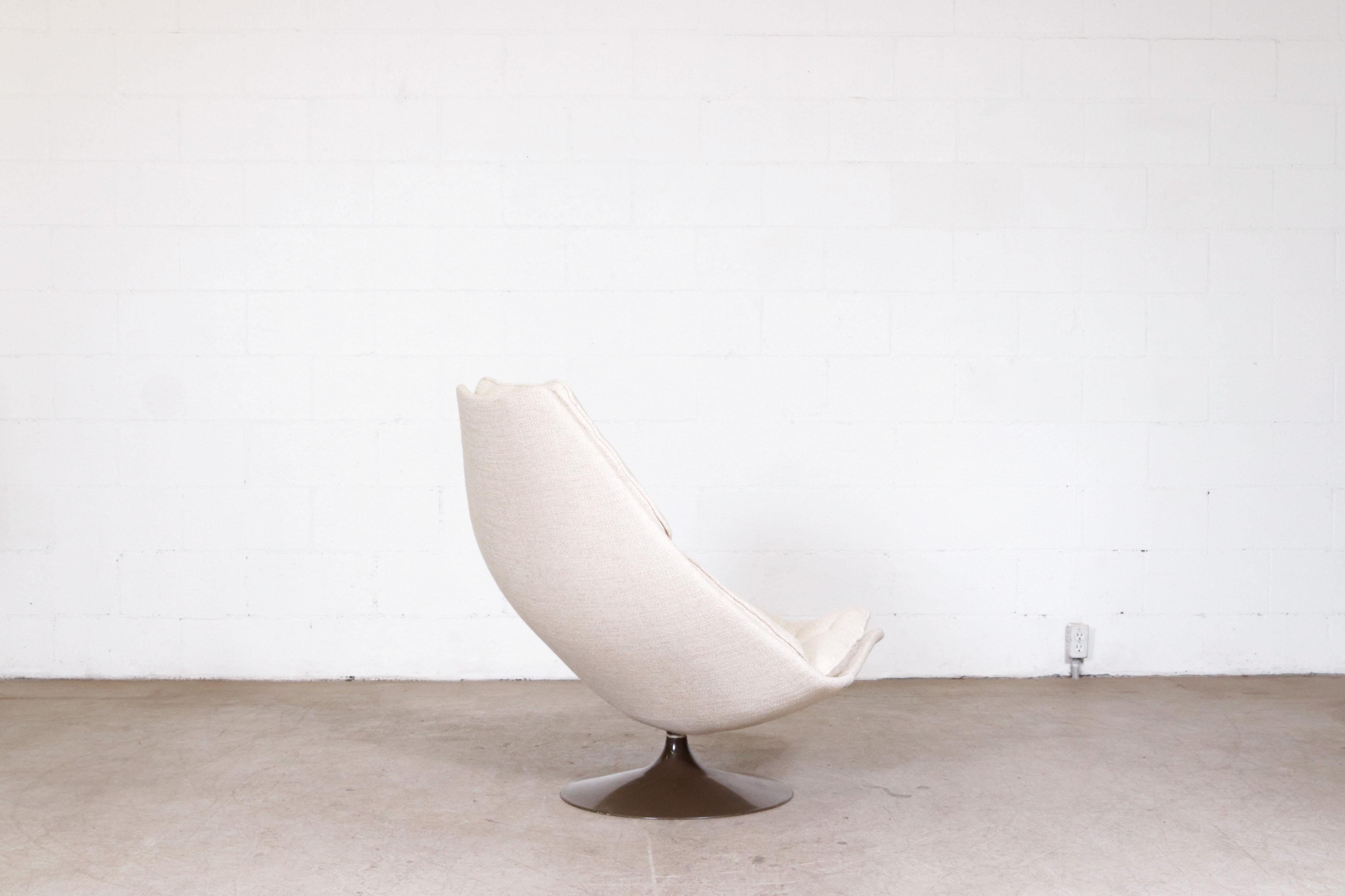 Geoffrey Harcourt 'F588' Swivel Lounge Chair In Good Condition In Los Angeles, CA