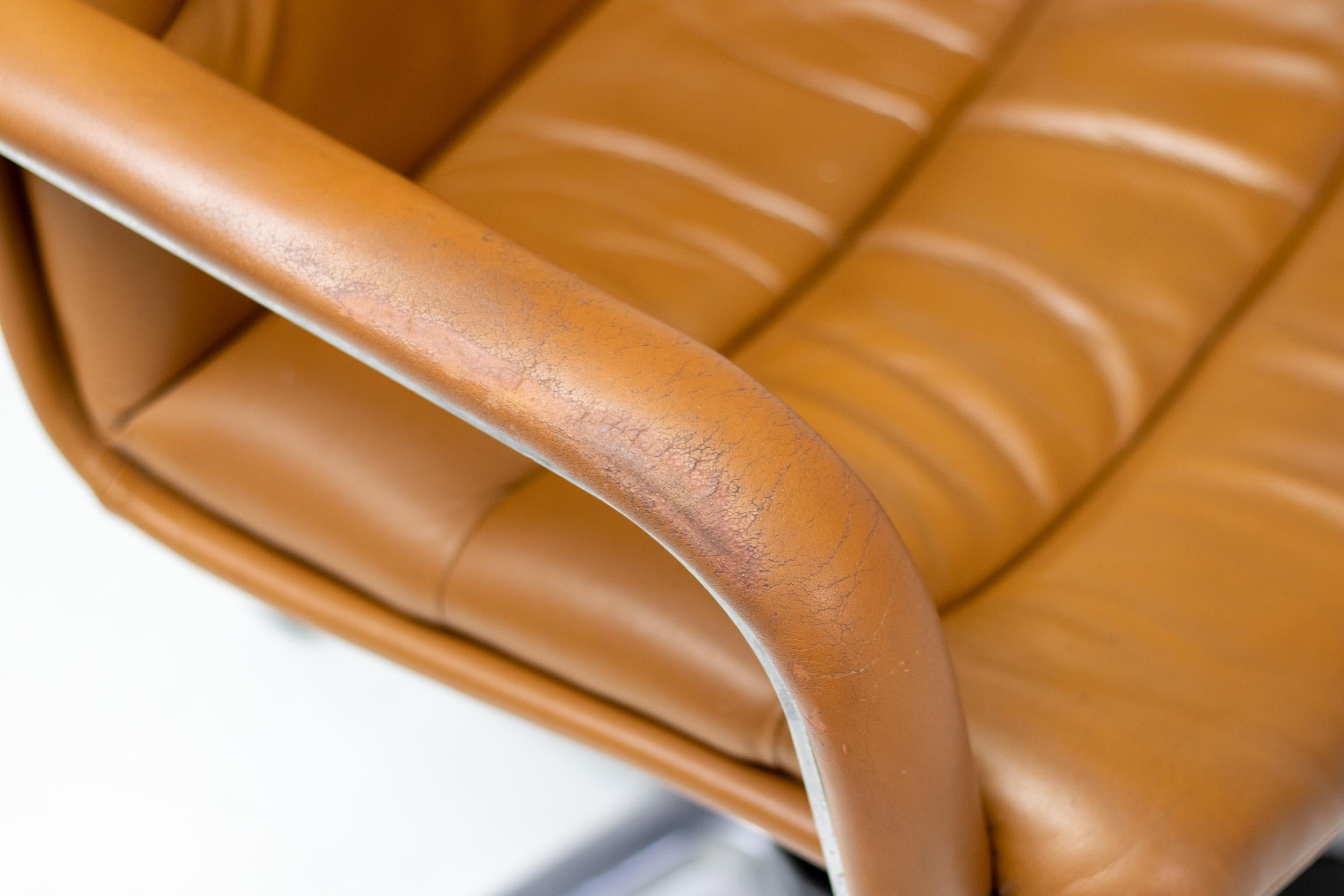 Mid-Century Modern Geoffrey Harcourt for Artifort Cognac Leather Tilt & Swivel Executive Chair en vente