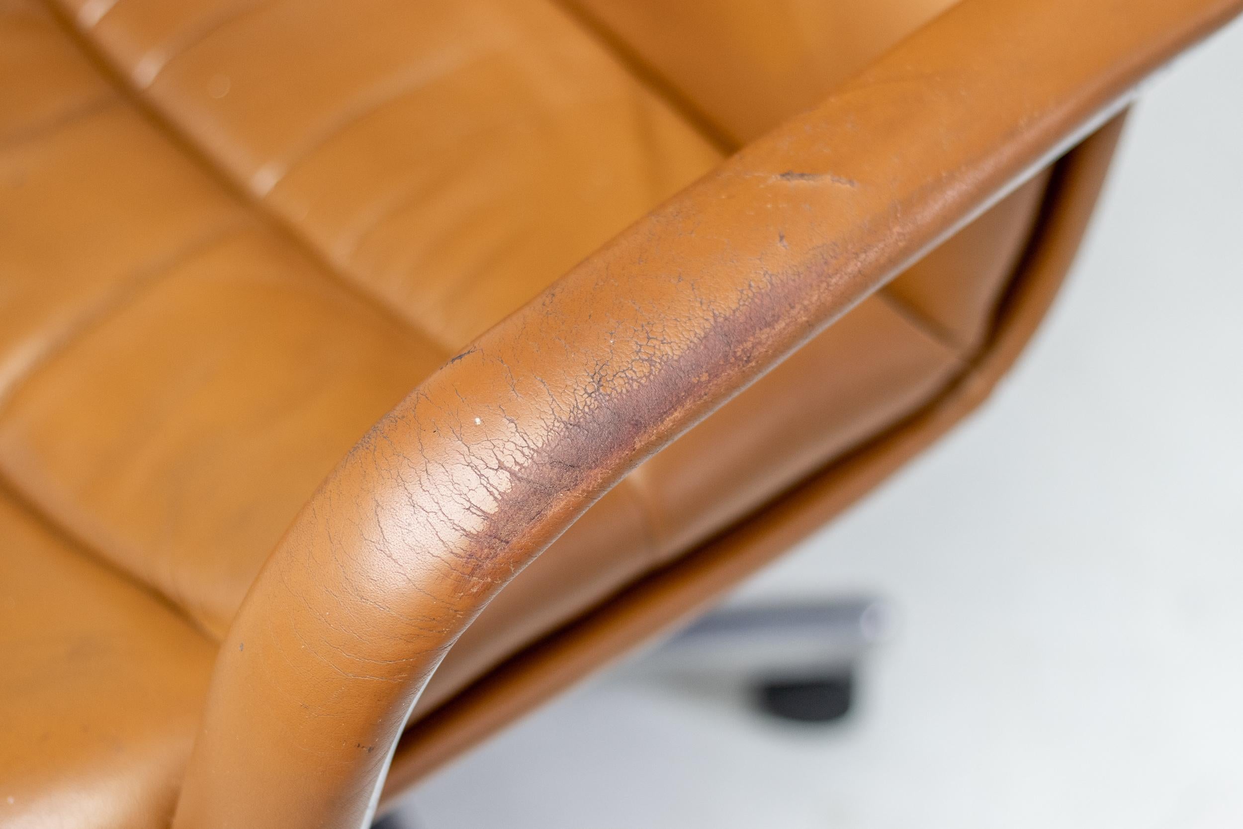 Néerlandais Geoffrey Harcourt for Artifort Cognac Leather Tilt & Swivel Executive Chair en vente